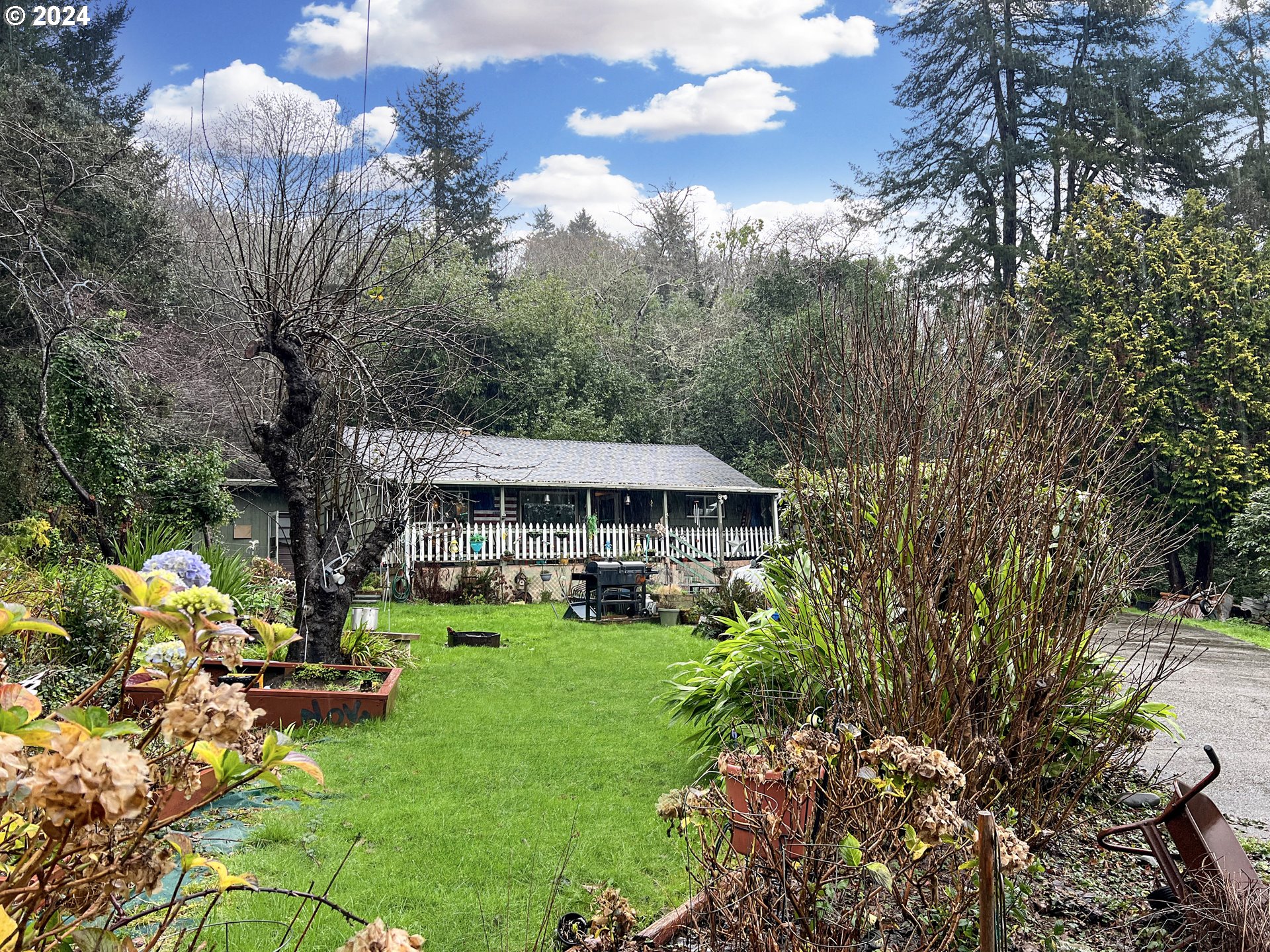 16424 Nelson Dr — photo