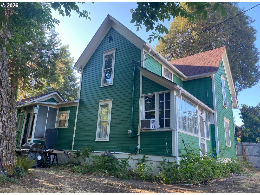 421 E Washington Ave — photo