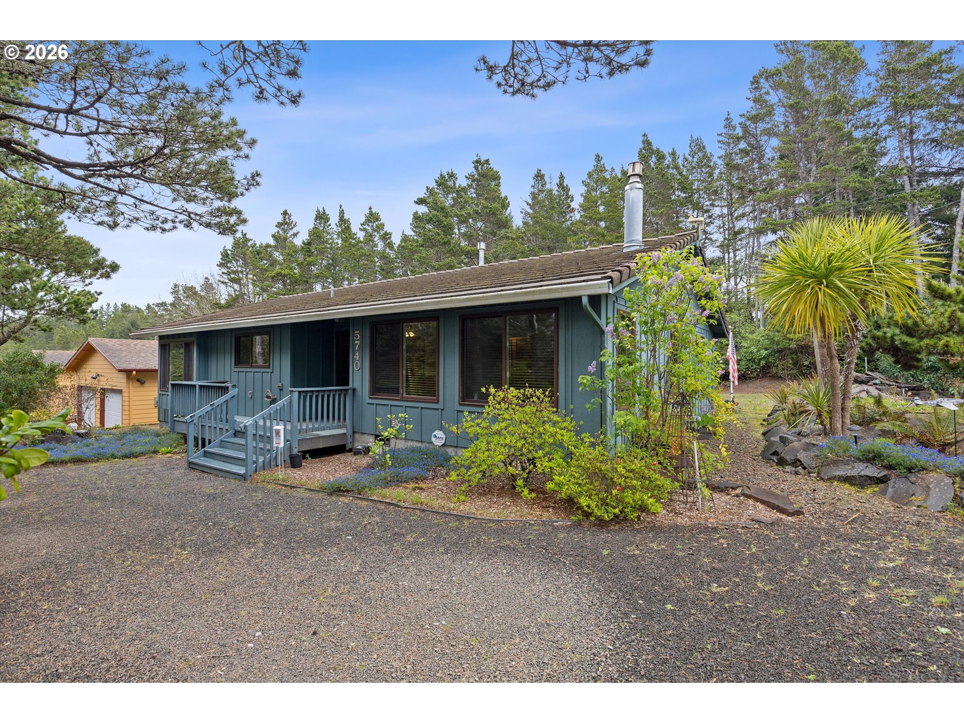 5740 Palisades Dr — photo