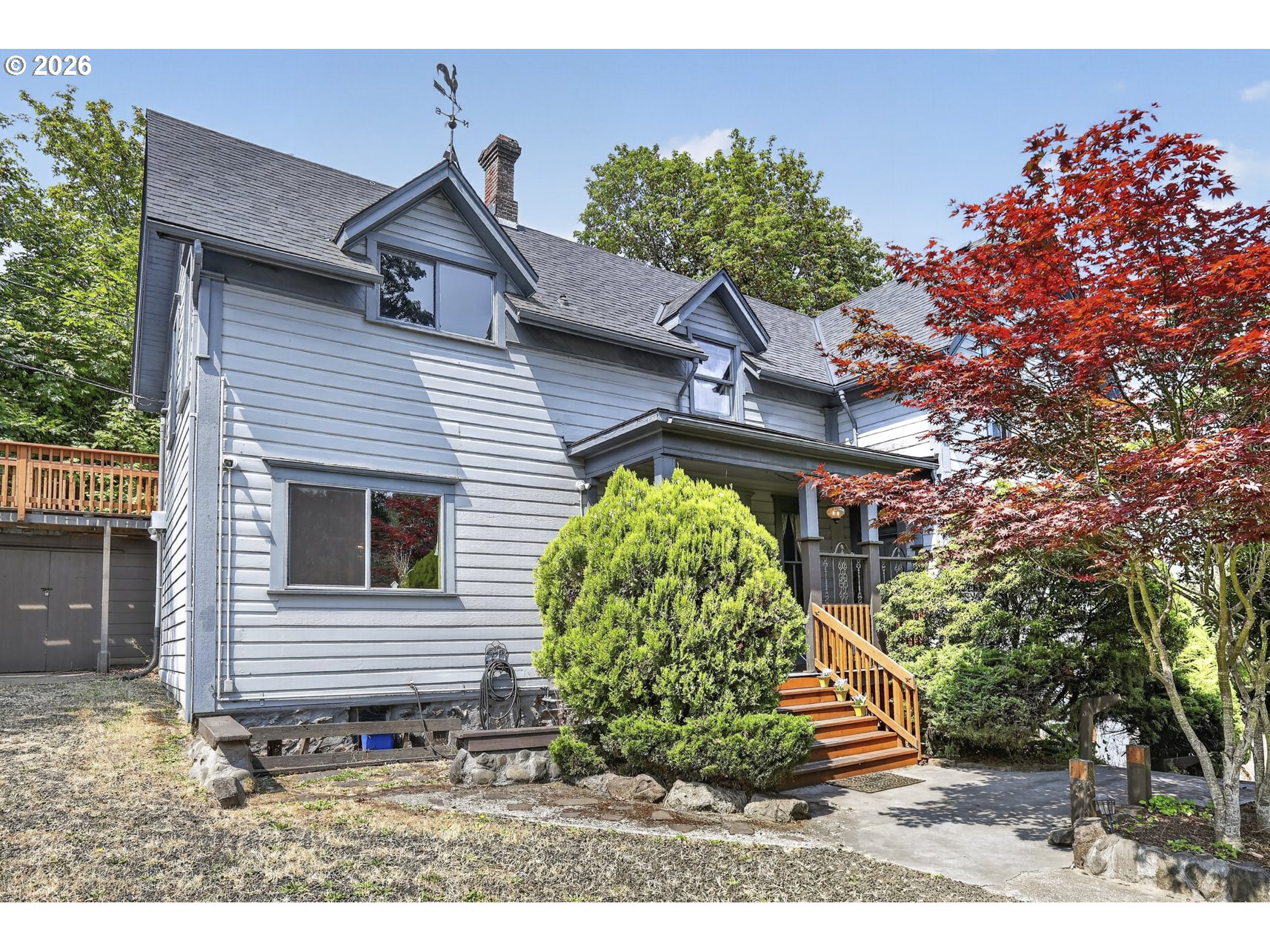 713 W B St — photo