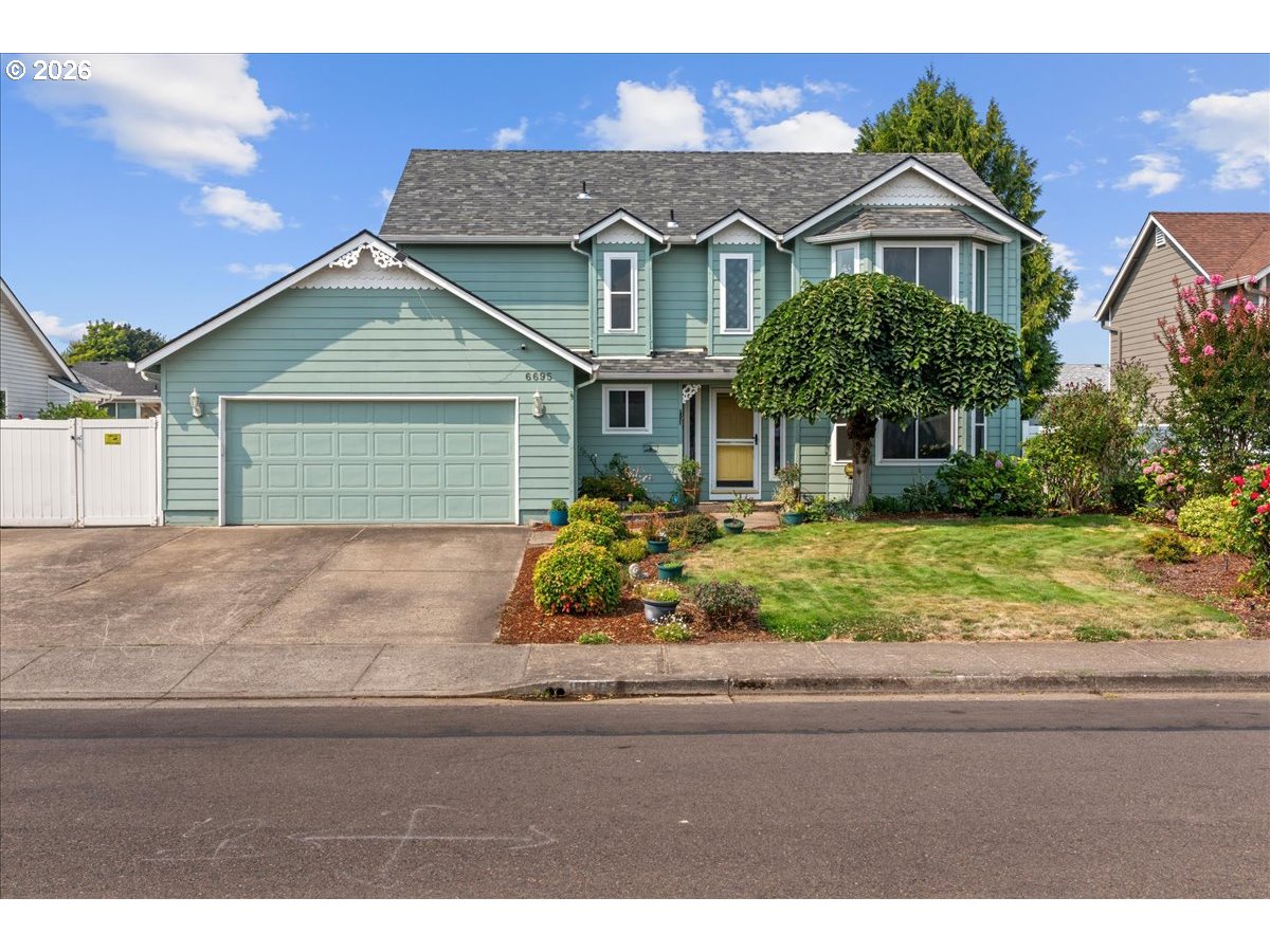 6695 McLeod Ln NE — photo
