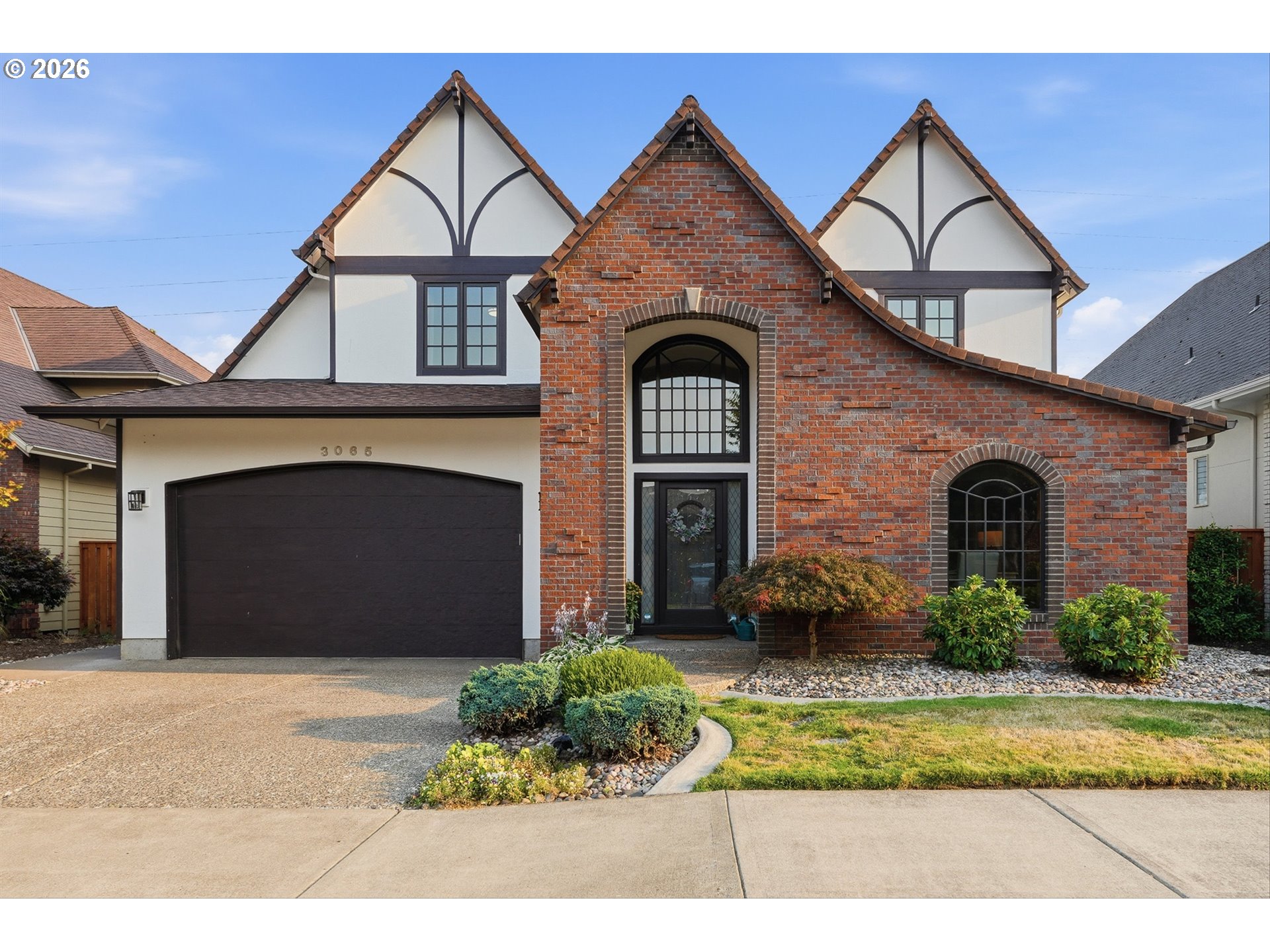 3065 N Holladay Dr — photo