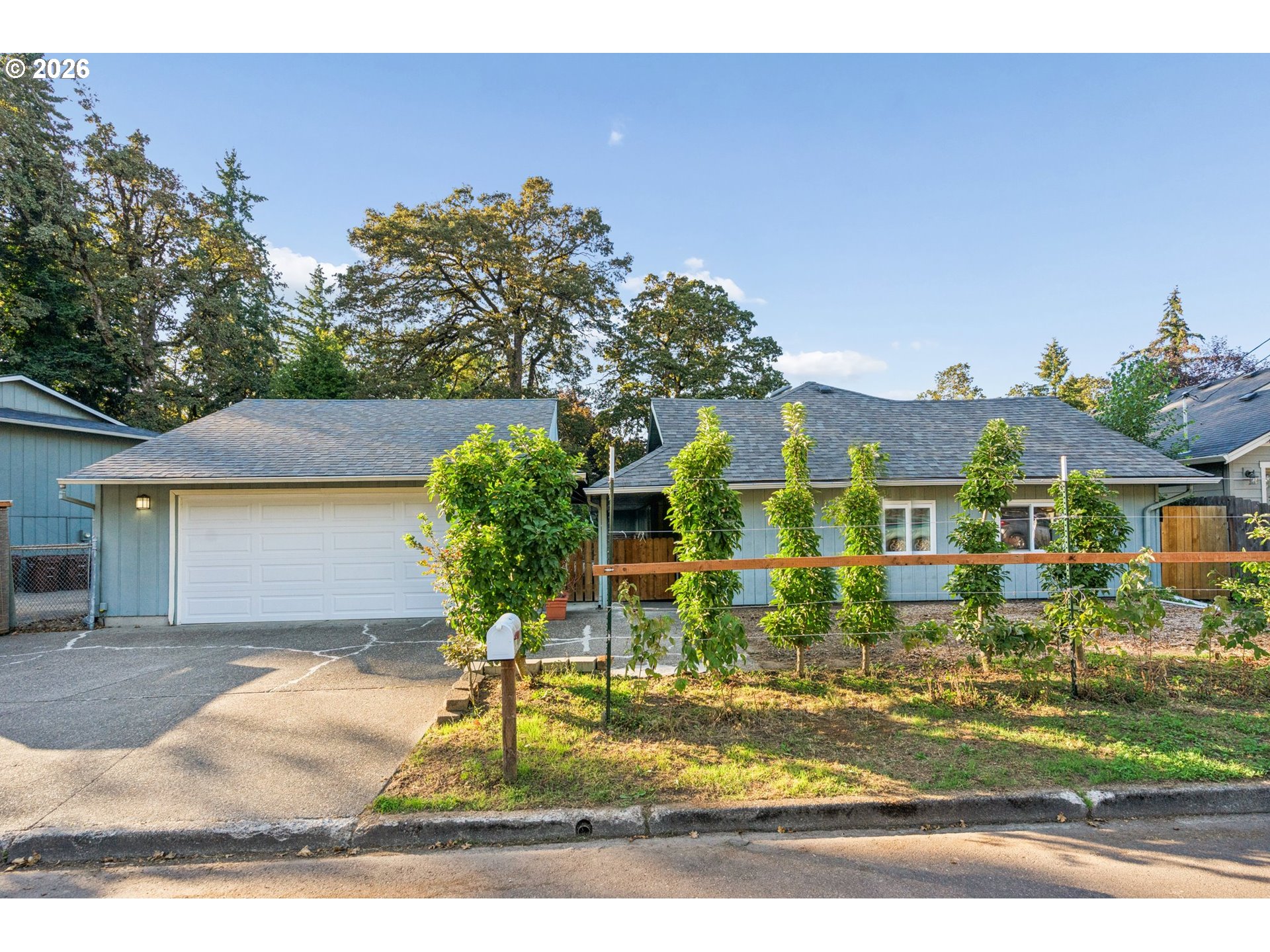 6983 Oakridge Dr — photo