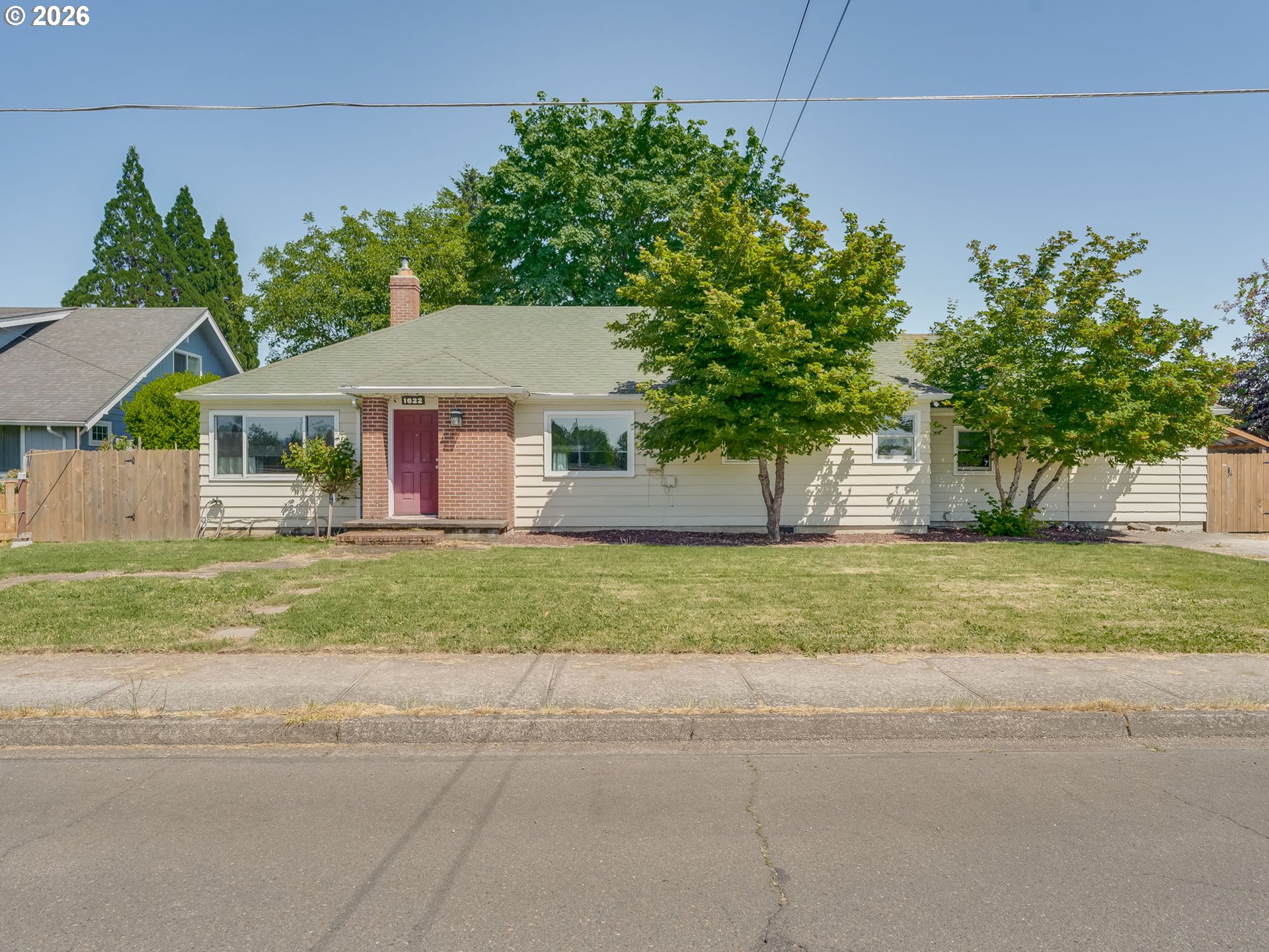 1622 SE Davis St — photo