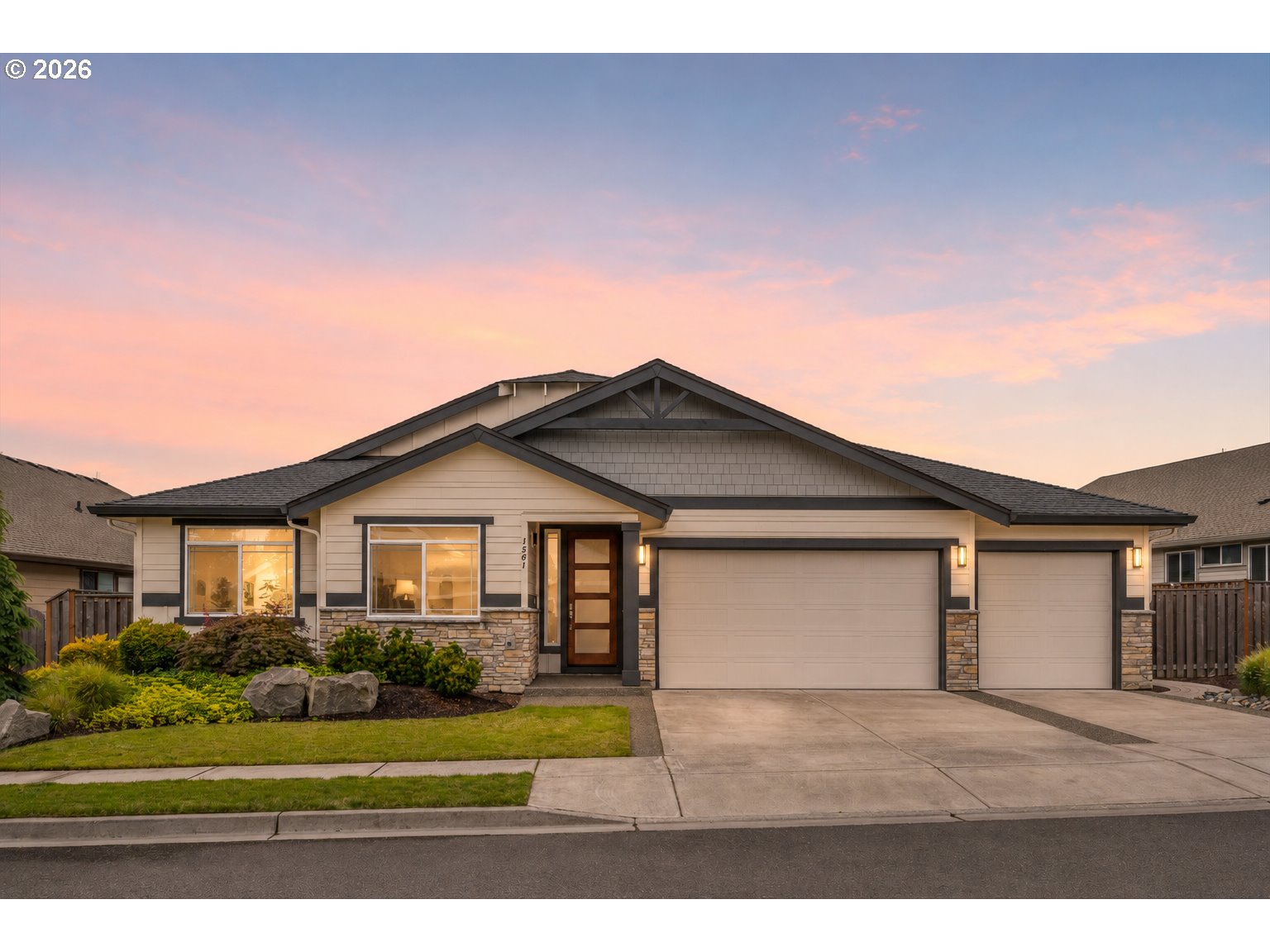 1561 S Nighthawk Cir — photo