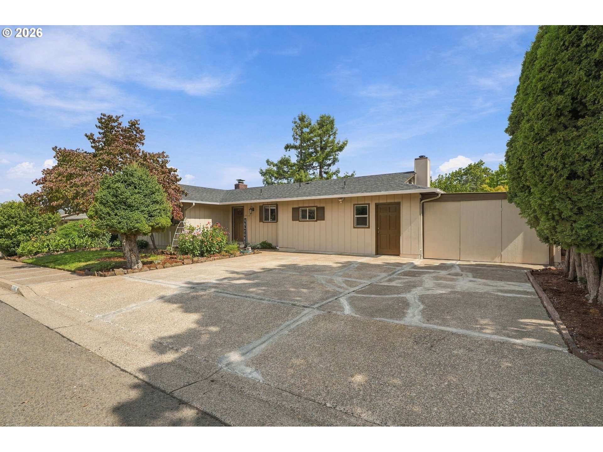 2047 Orr Ln, Eugene, OR 97405 — photo 3