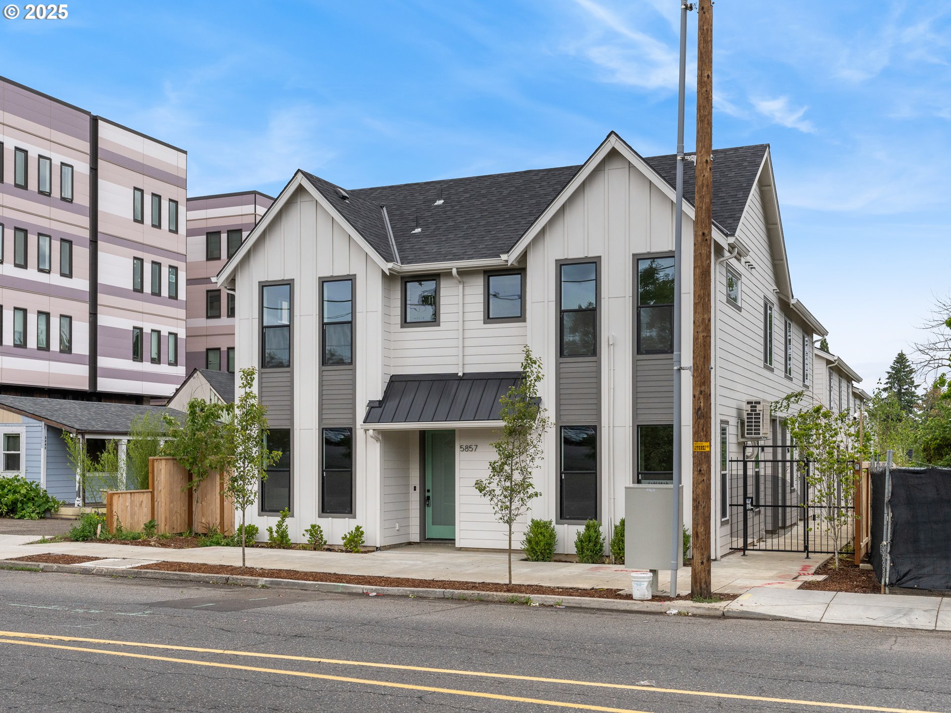 5857 NE Prescott St Unit 1 — photo