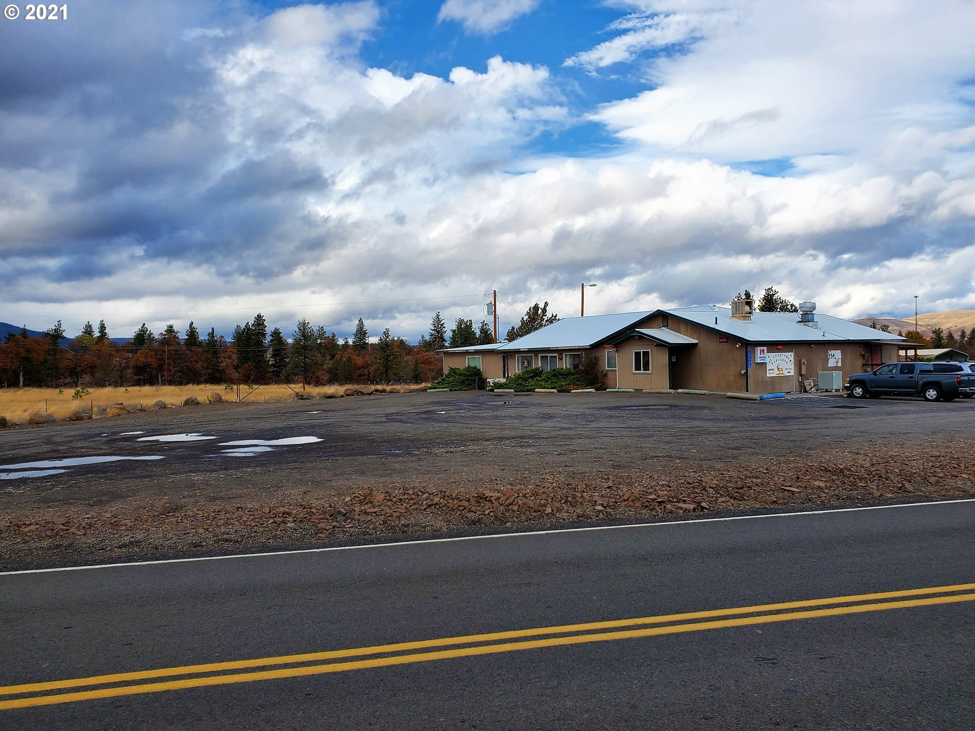 56826 Wamic Mkt Rd, Wamic, OR 97063 — photo 2