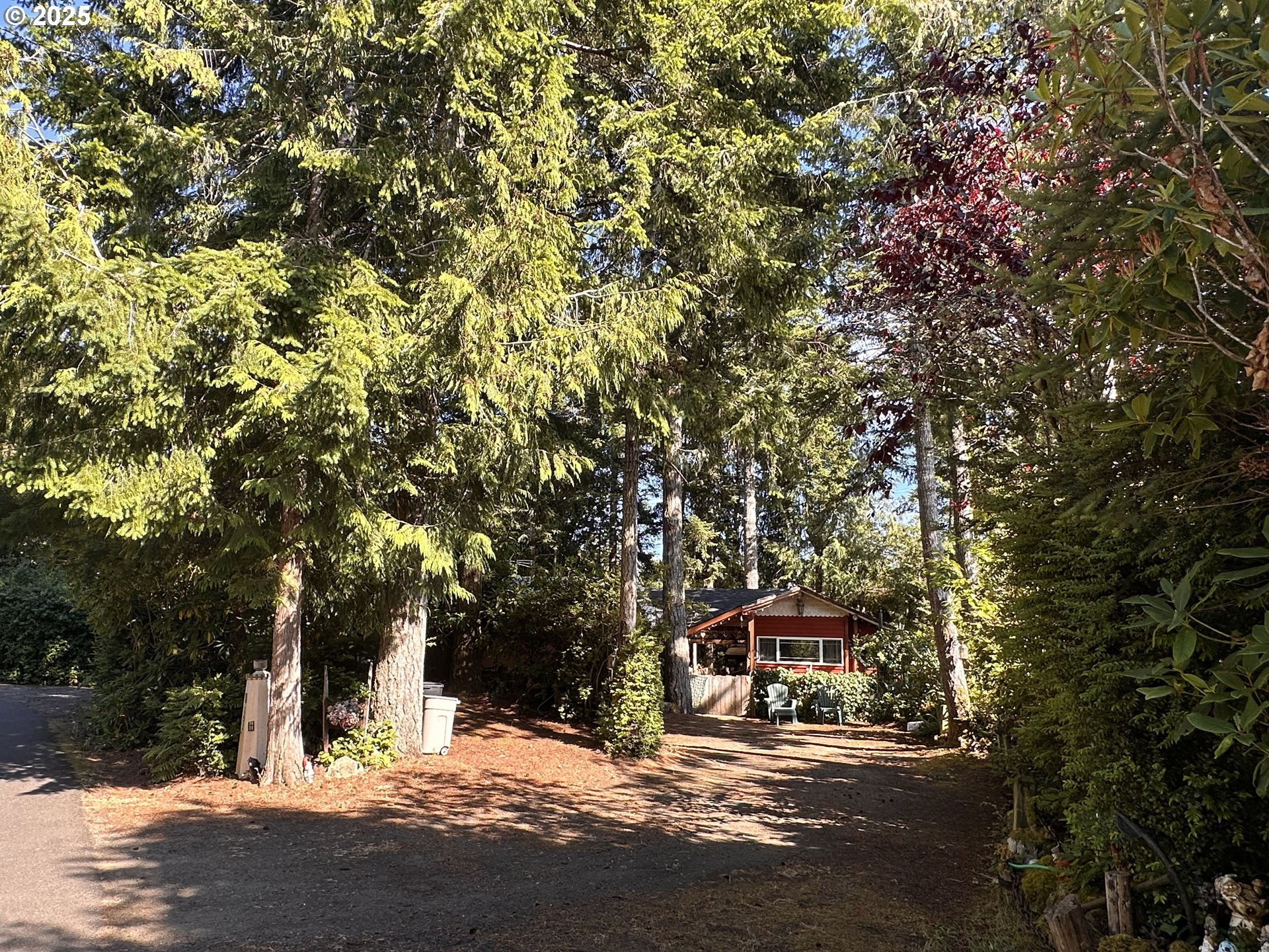 151 Outer Dr, Florence, OR 97439 — photo 2
