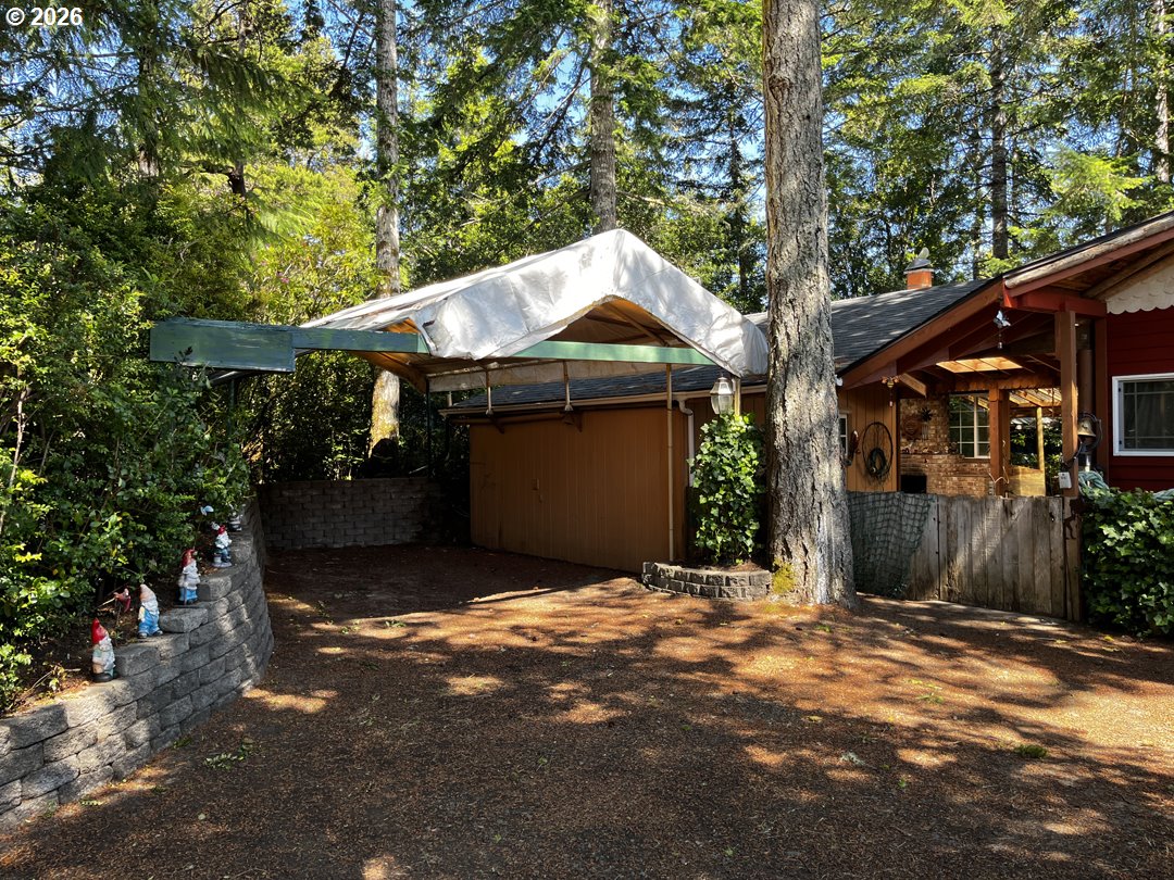 151 Outer Dr, Florence, OR 97439 — photo 3