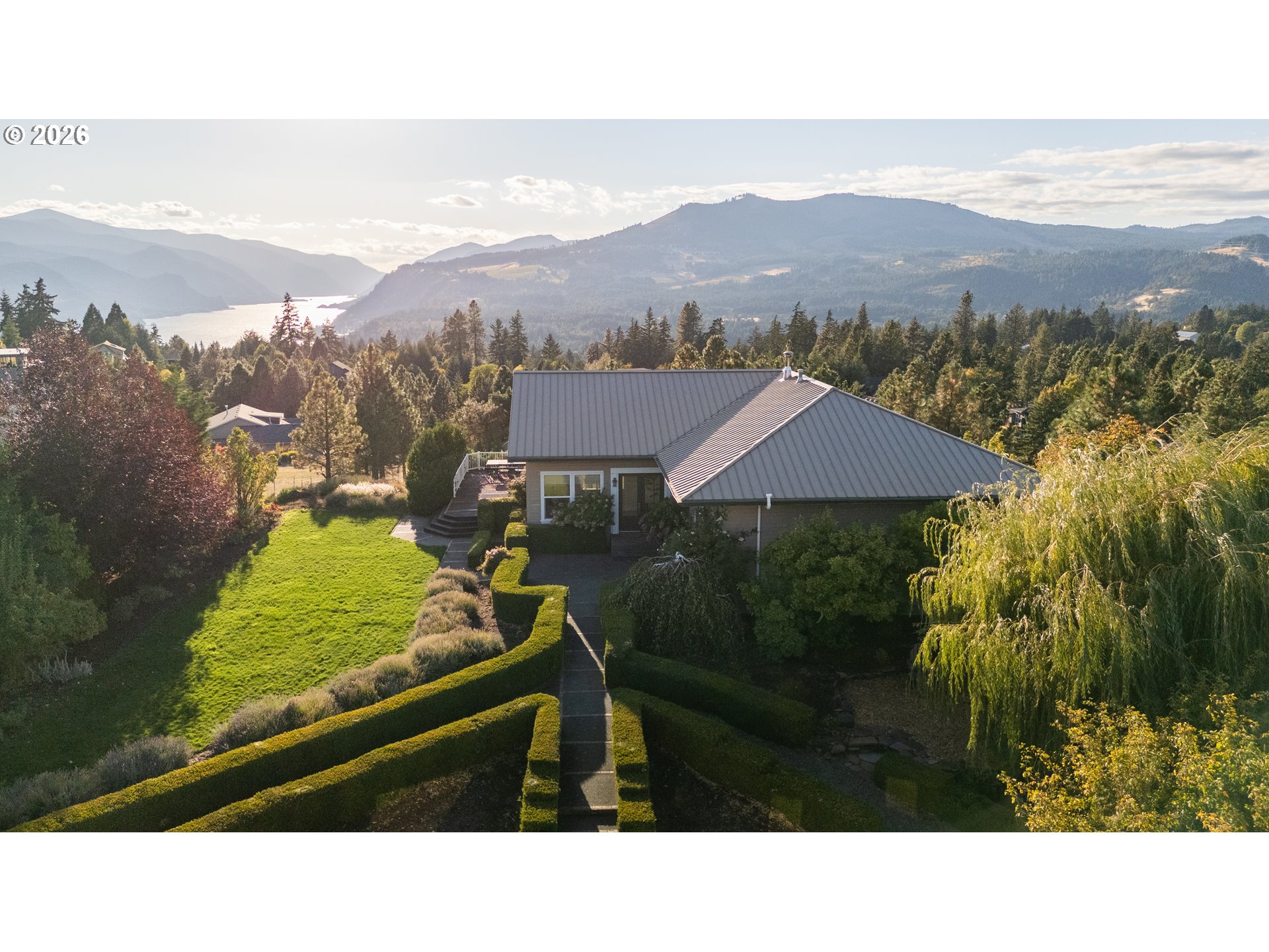 595 NW Country View Rd — photo