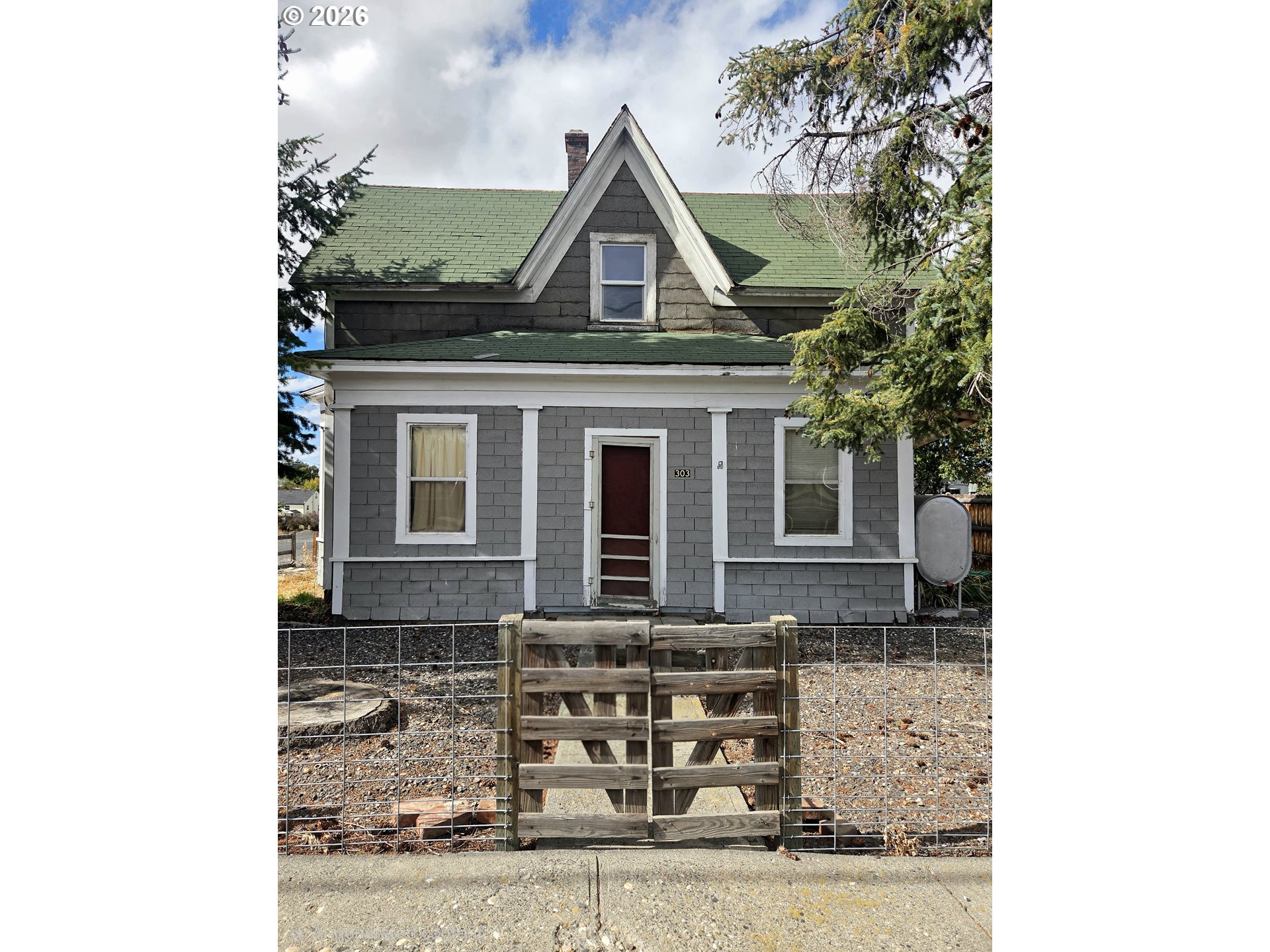 303 N Oregon St — photo