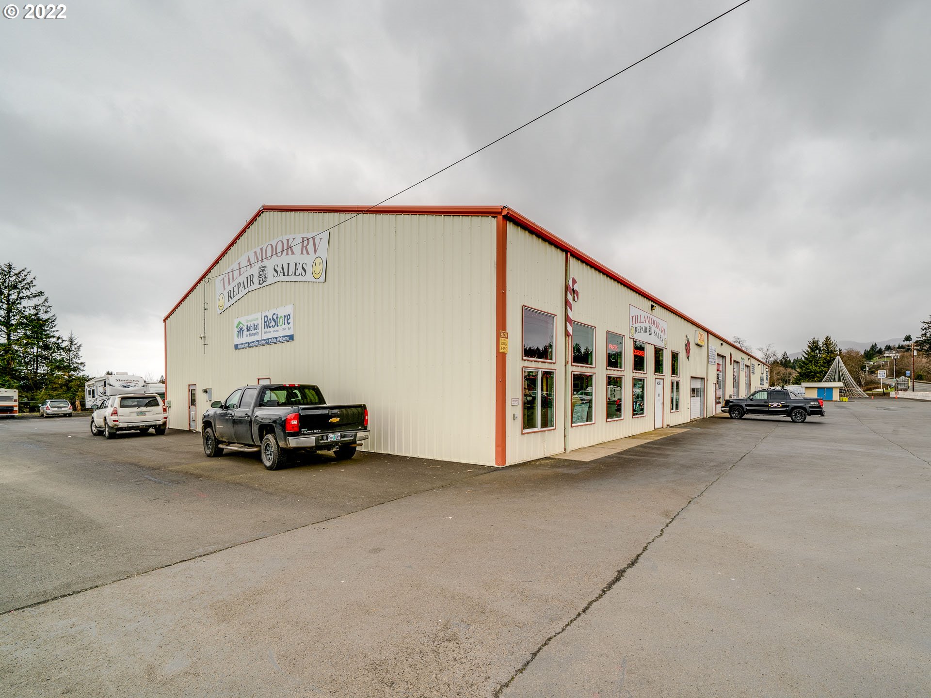 4190 N Hwy 101 — photo