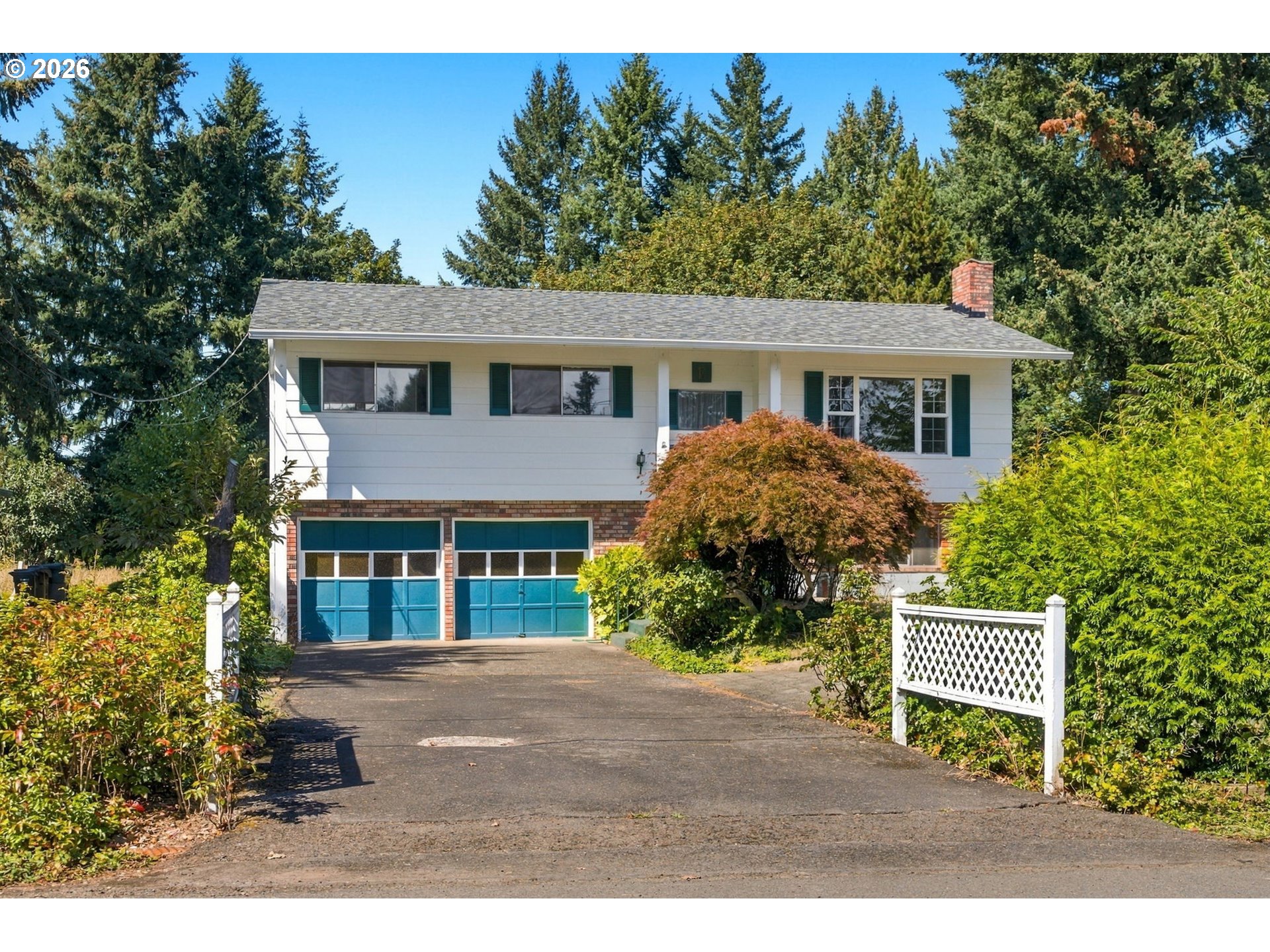 1136 Madrona Dr — photo