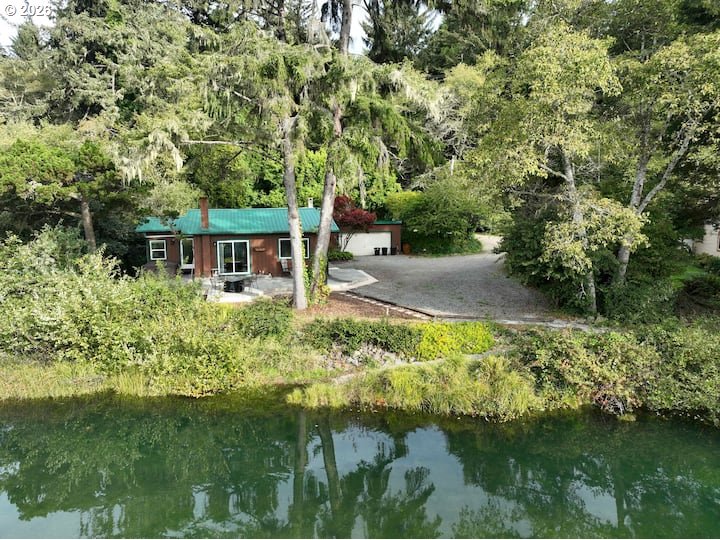 99268 Winchuck River Rd — photo