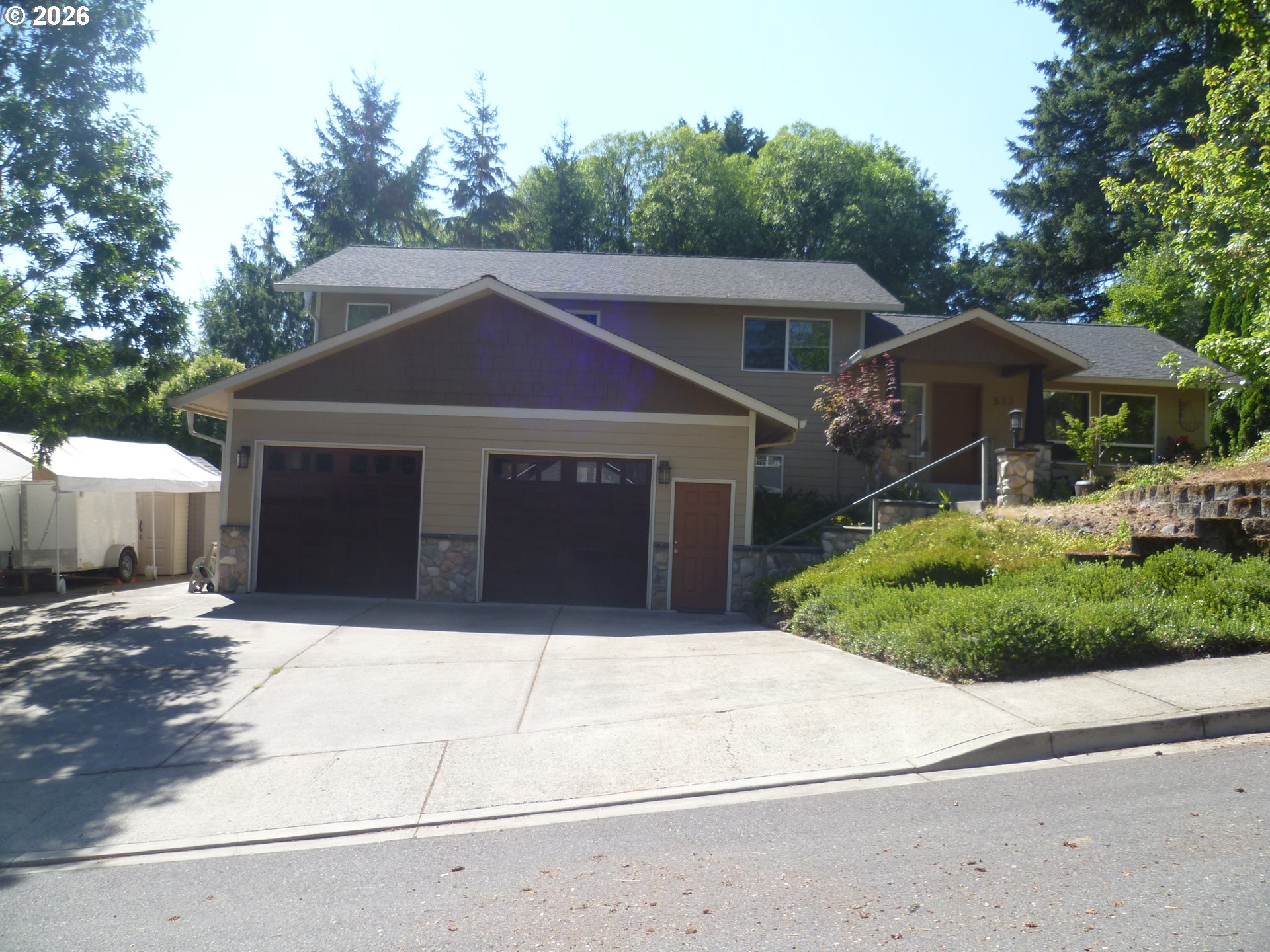 532 E Stonecreek Dr — photo