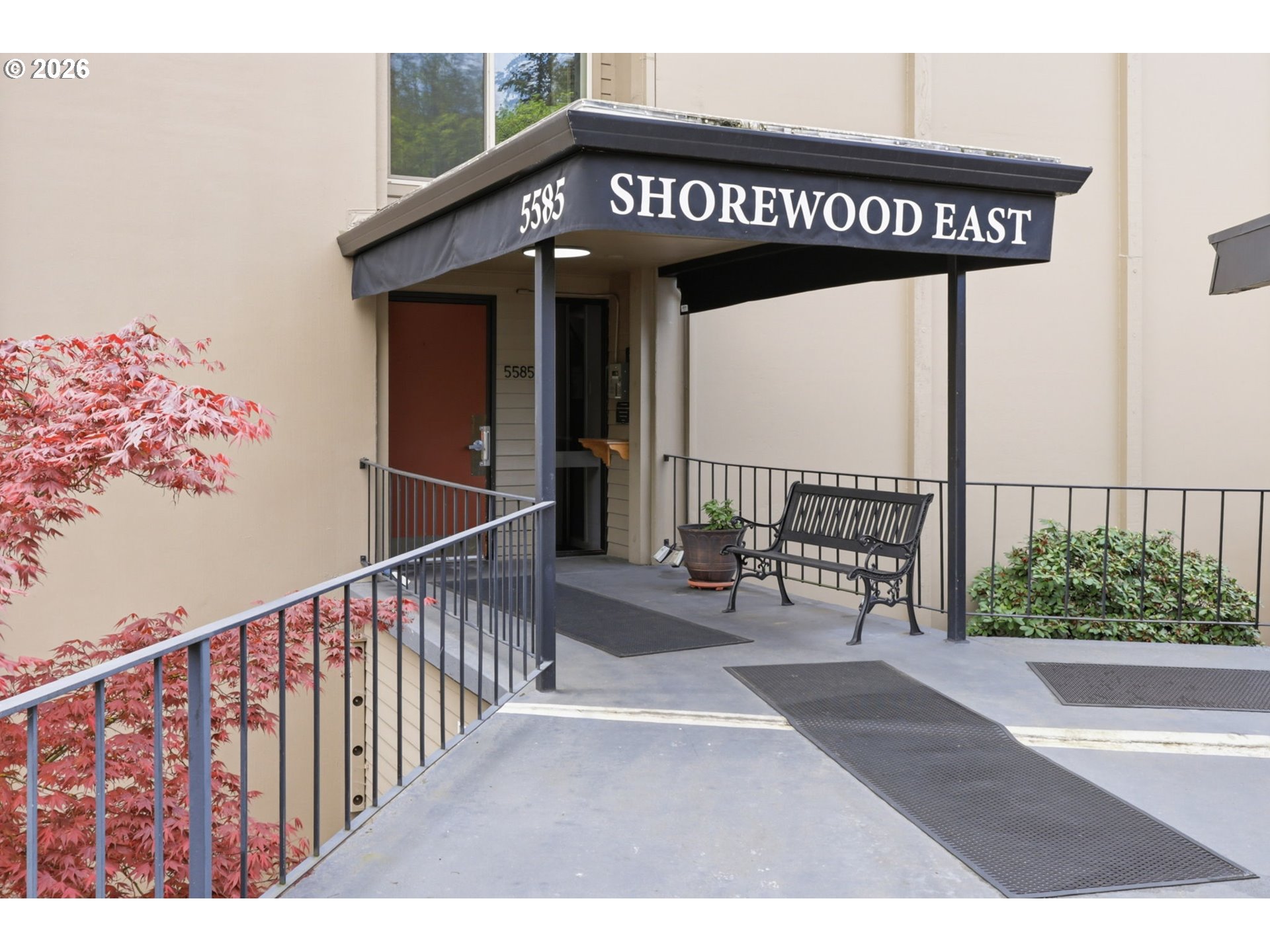 5585 E Evergreen Blvd 5305 — photo