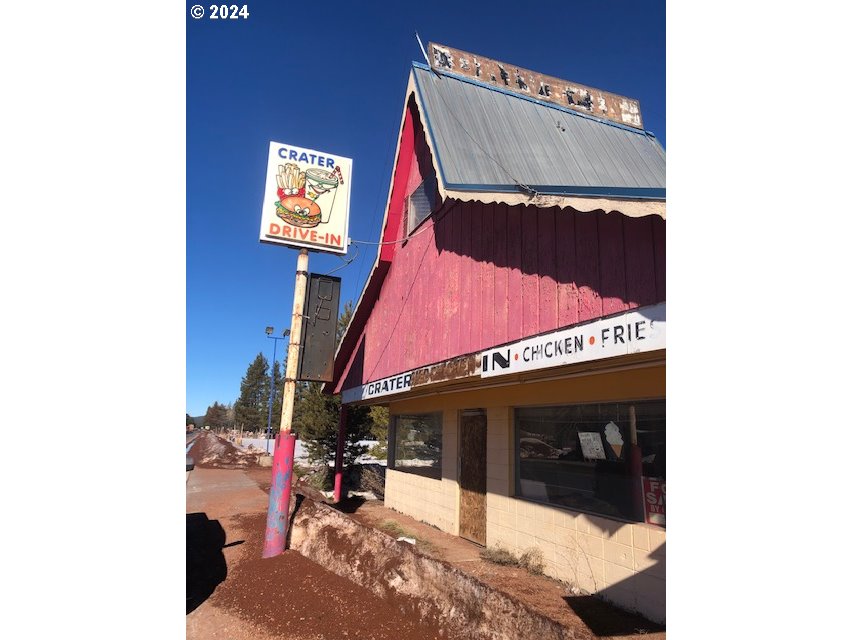 109661 Highway 97 — photo