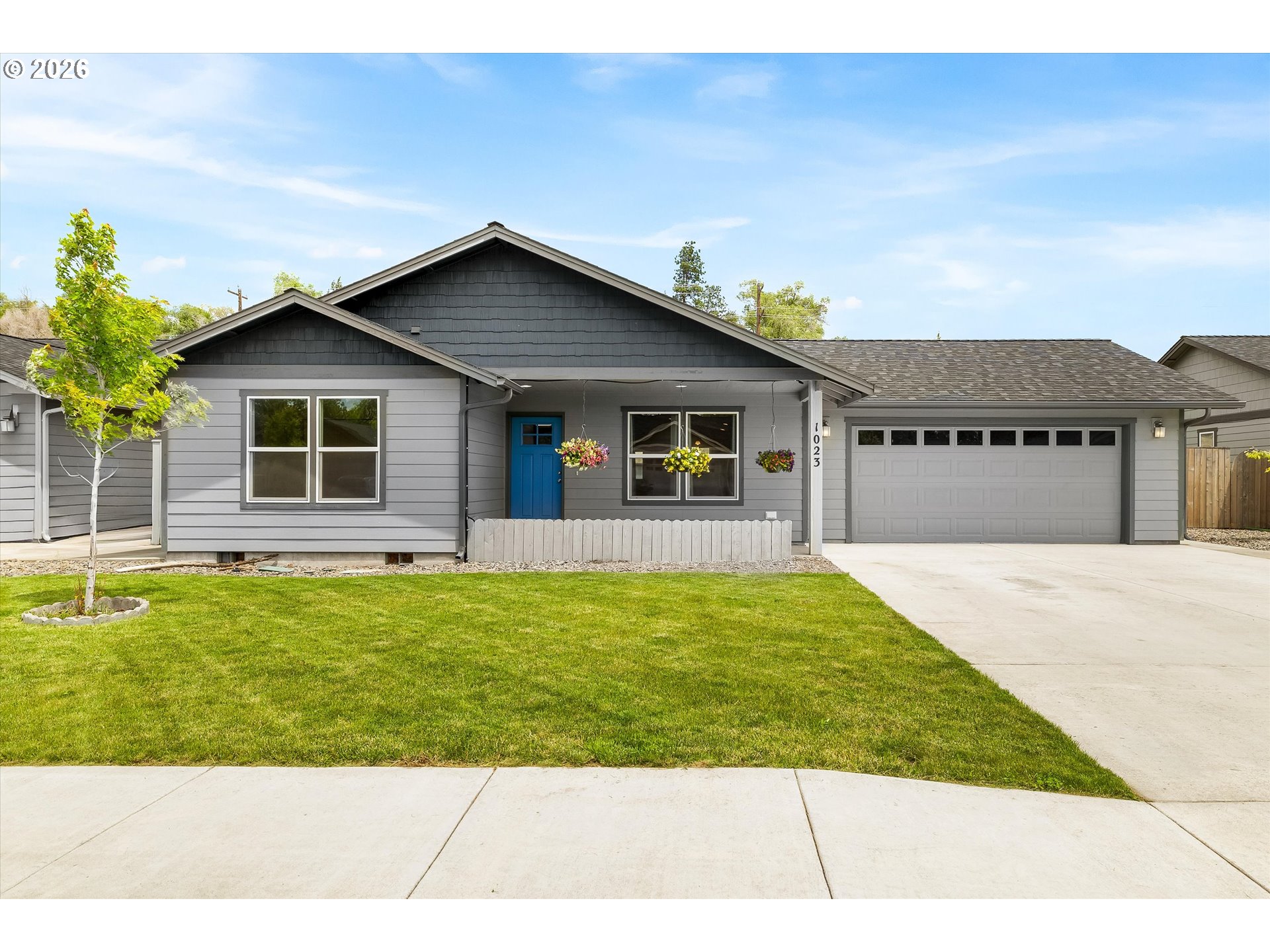 1023 NE Crista Ct — photo