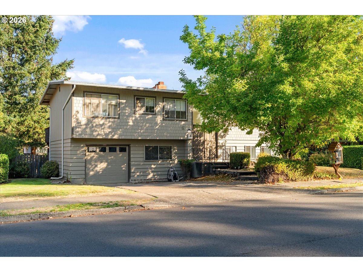 12055 SW Bruce Ln — photo