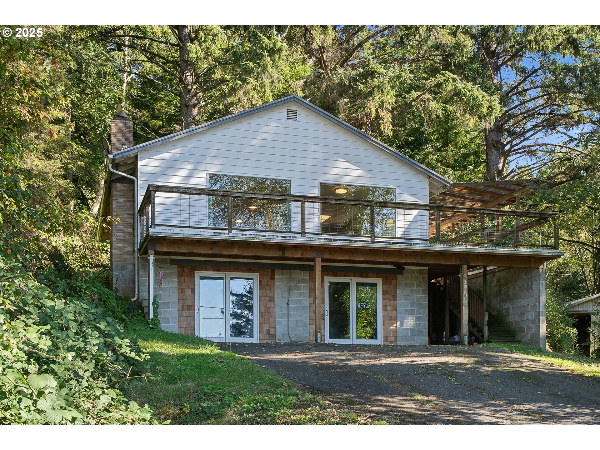 30235 Highway 101 — photo