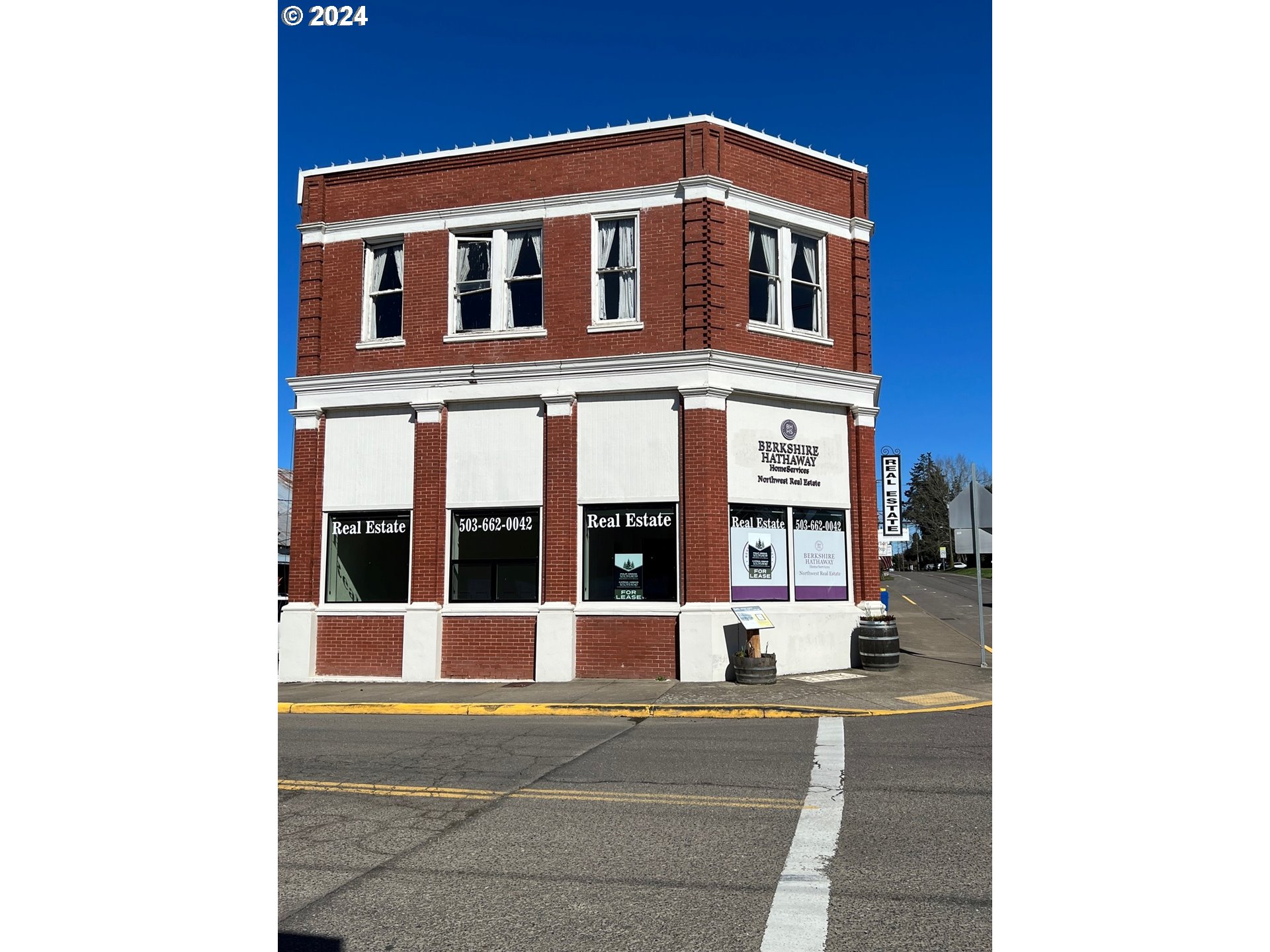 150 N Maple St — photo