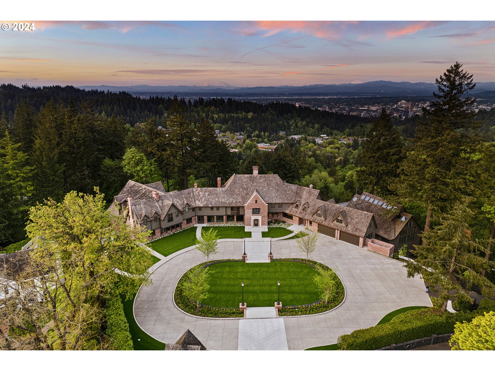 4311 SW Greenleaf Dr — photo