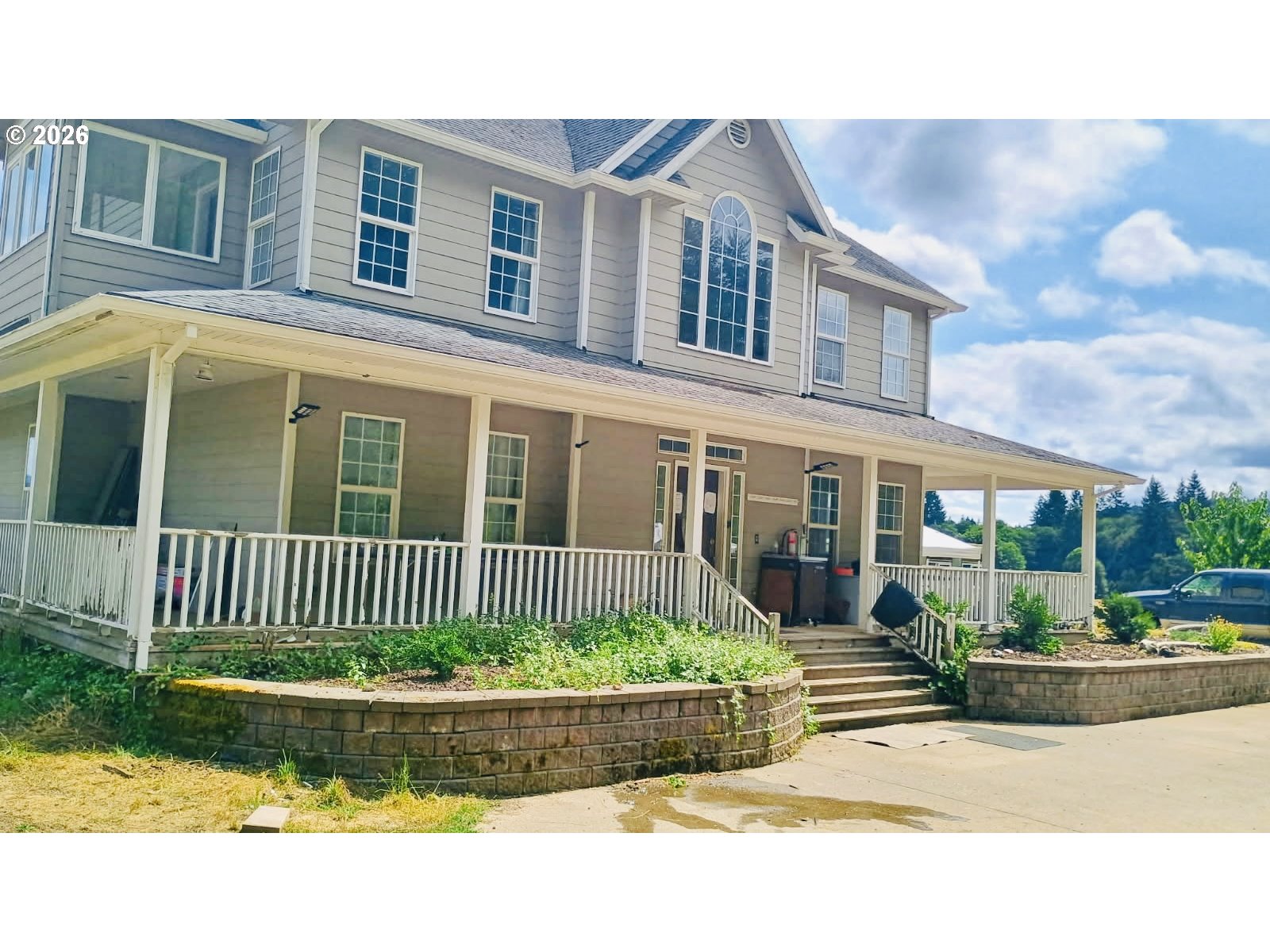 15165 Airport Way — photo