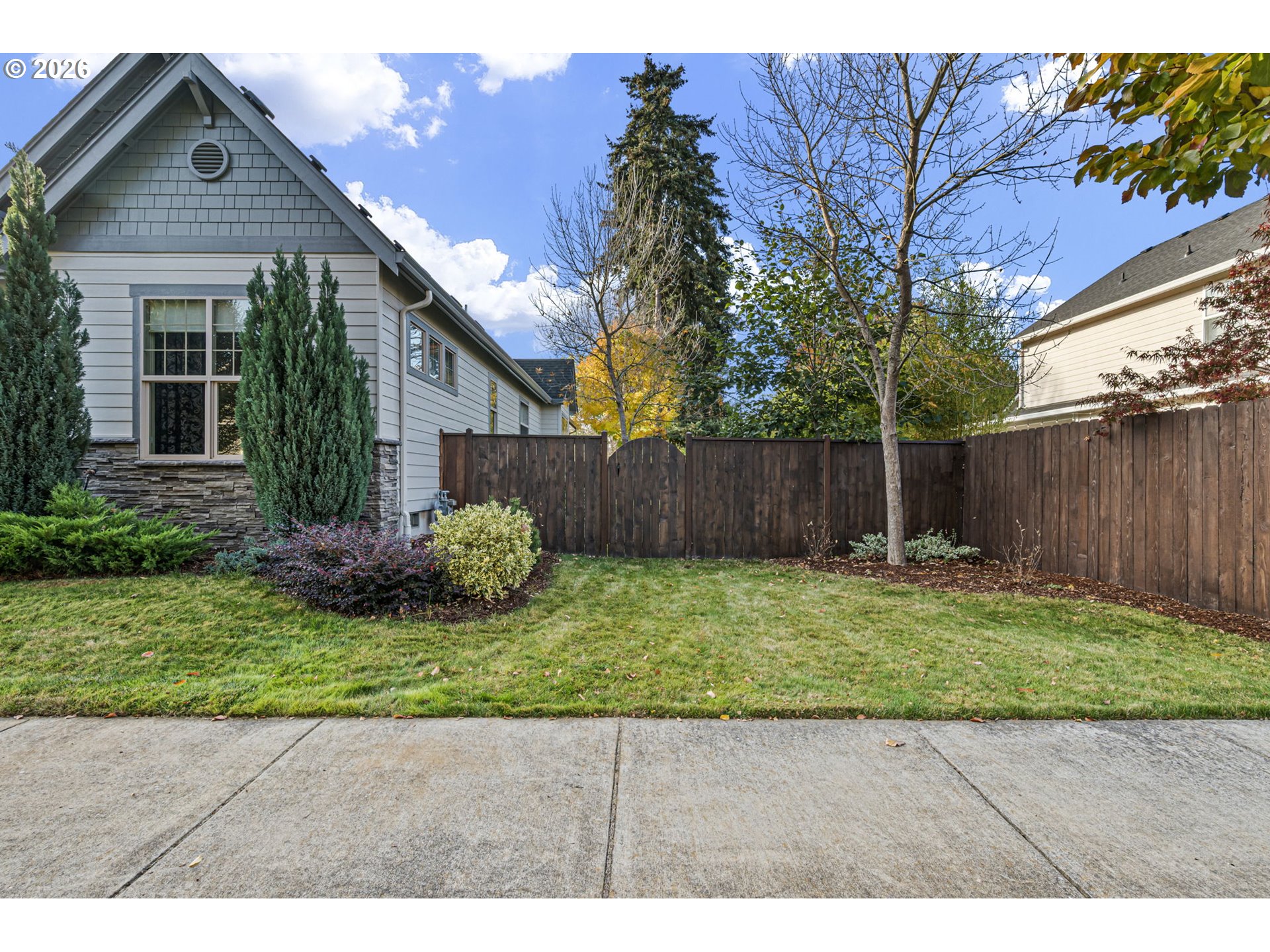 936 Leonards Way, Eugene, OR 97404 — photo 2