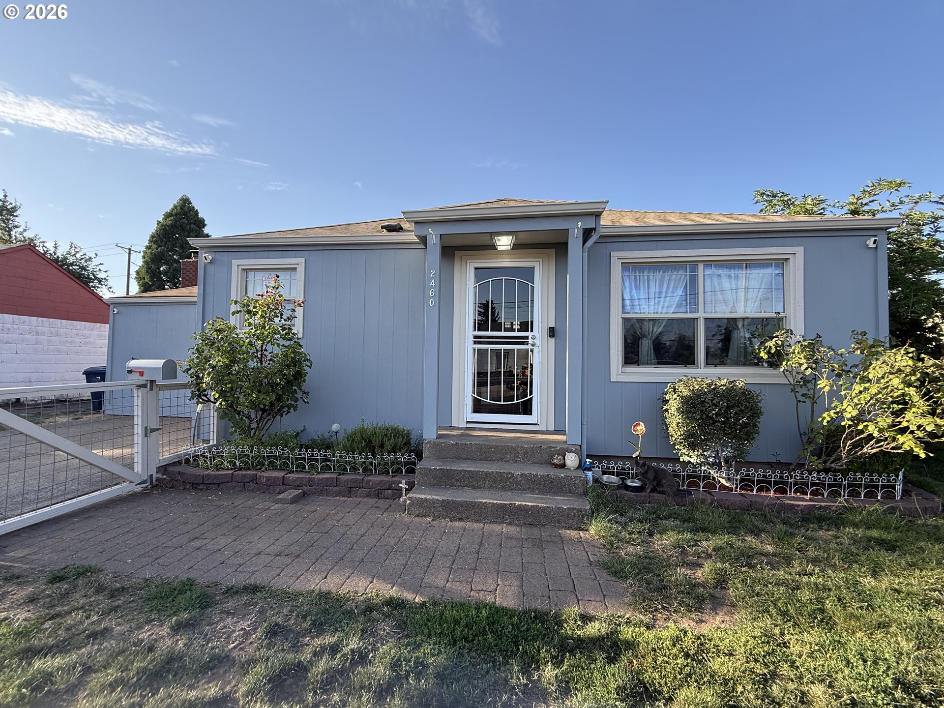 2460 E St, Springfield, OR 97477 — photo 2