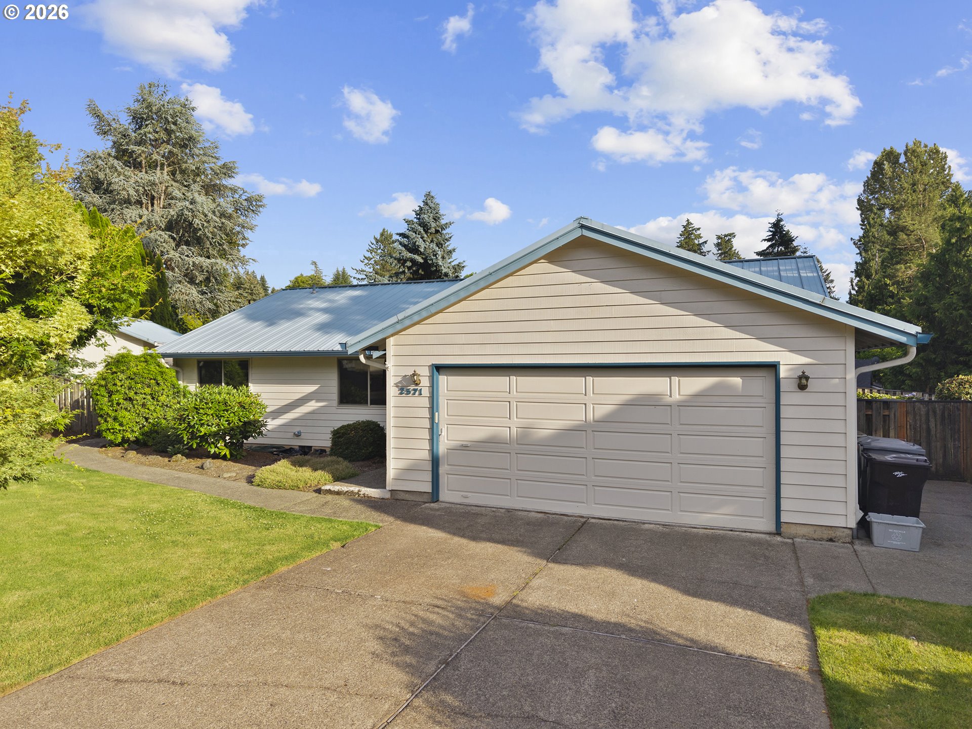 2571 Troy Ct — photo