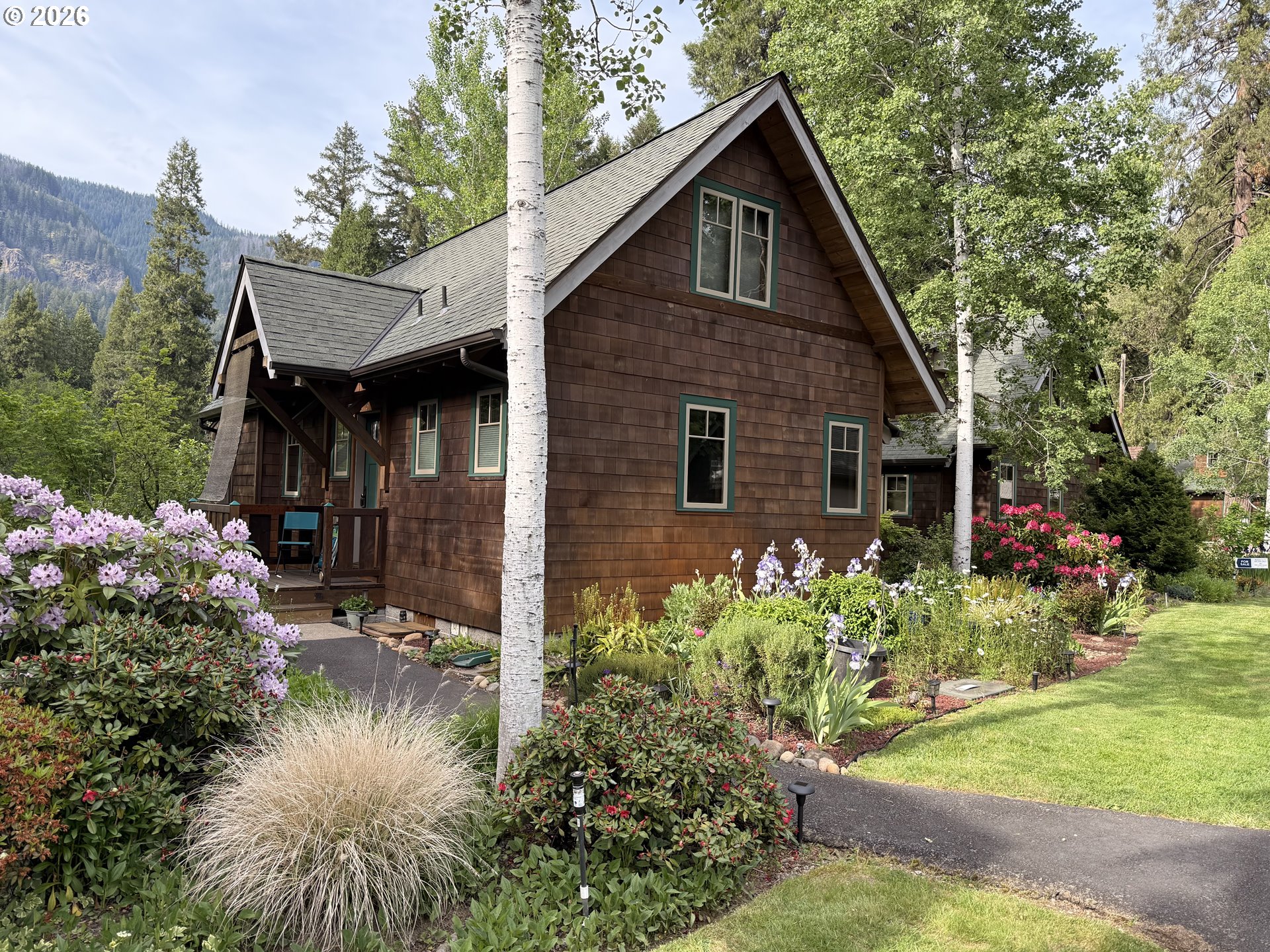 56483 McKenzie Hwy 16 — photo