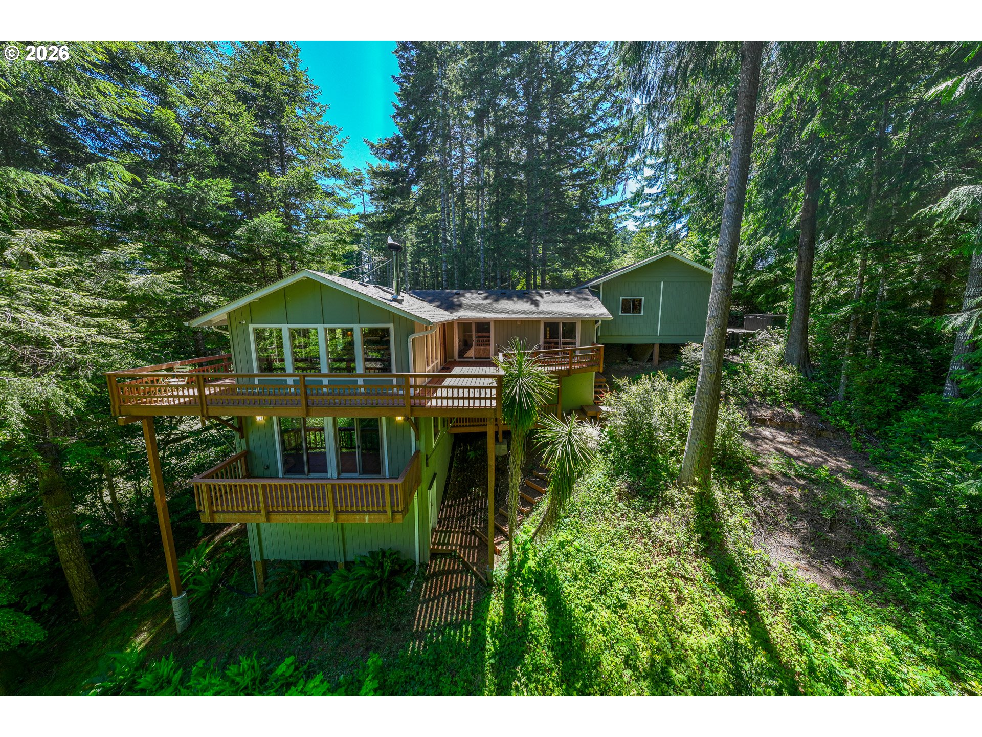 4995 Lake Dr — photo