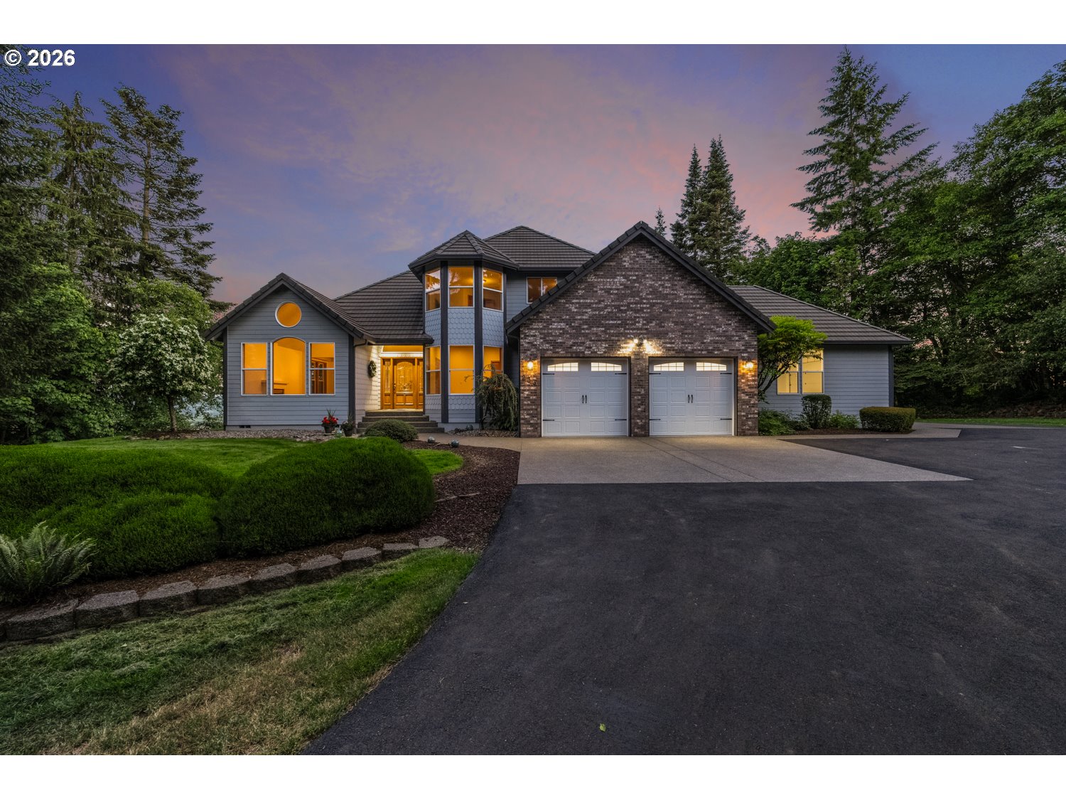 233 Eagle Crest Dr — photo