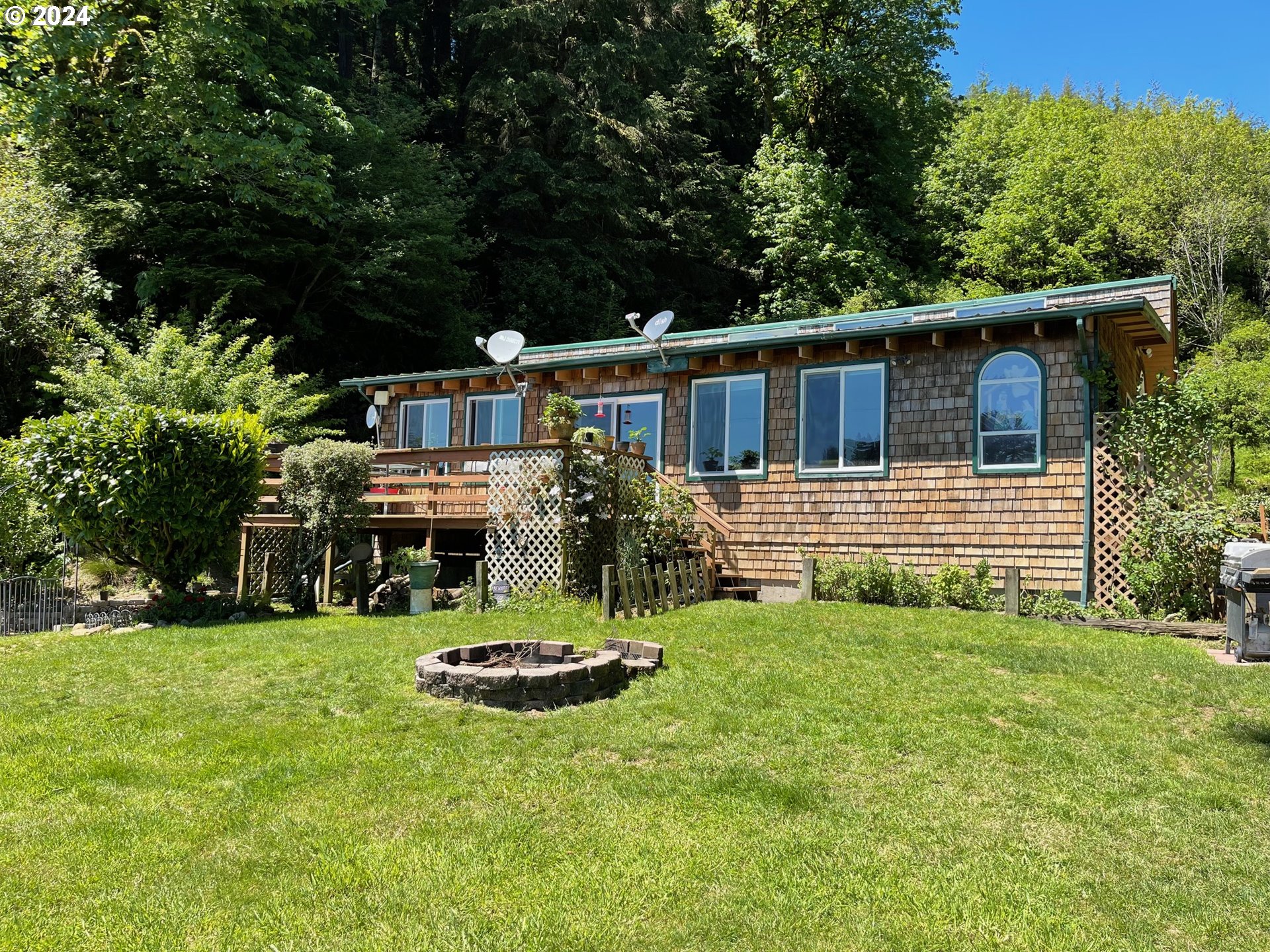 83126 Siltcoos Station Rd — photo