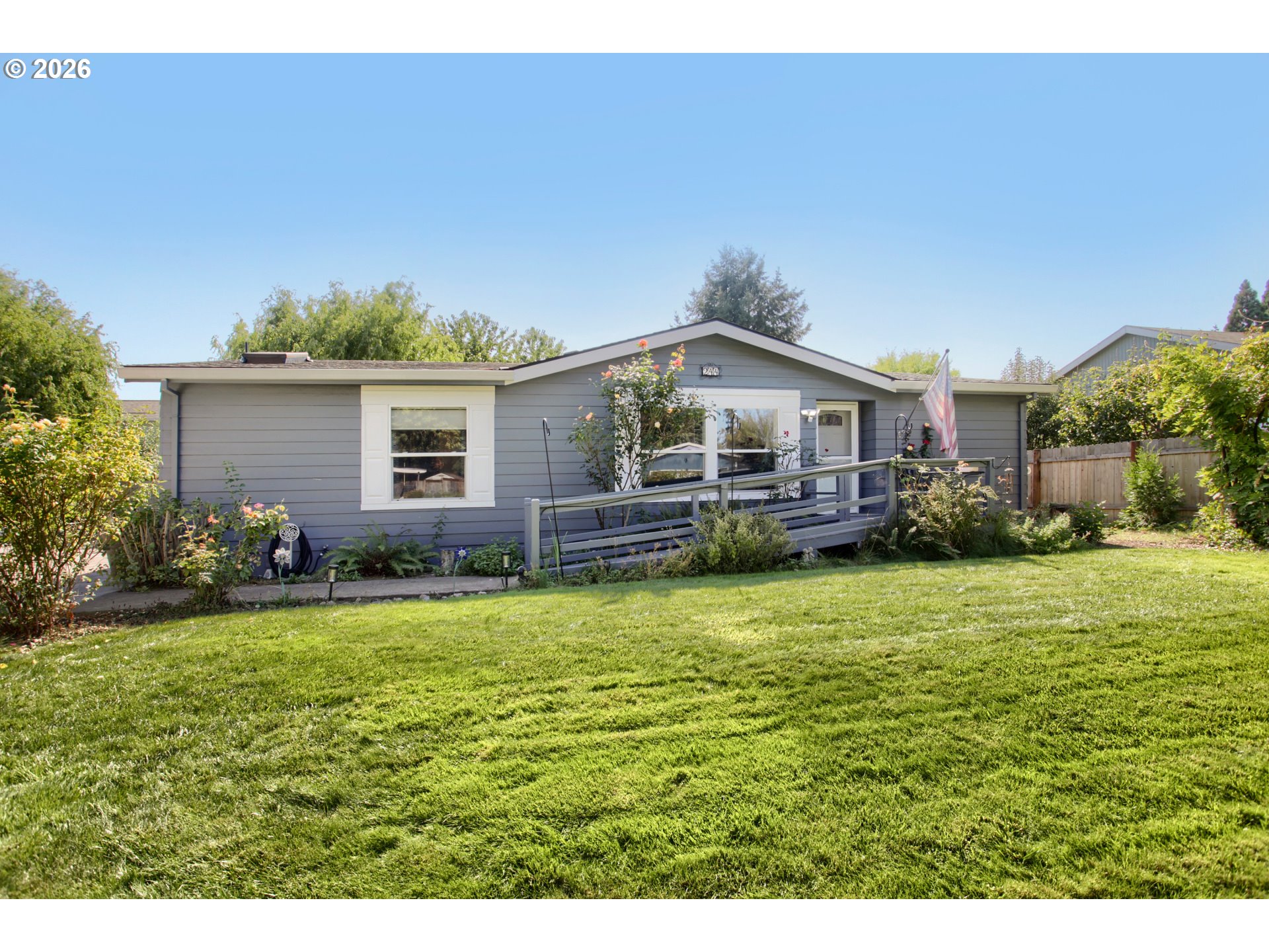 244 NW Hayden Ct — photo