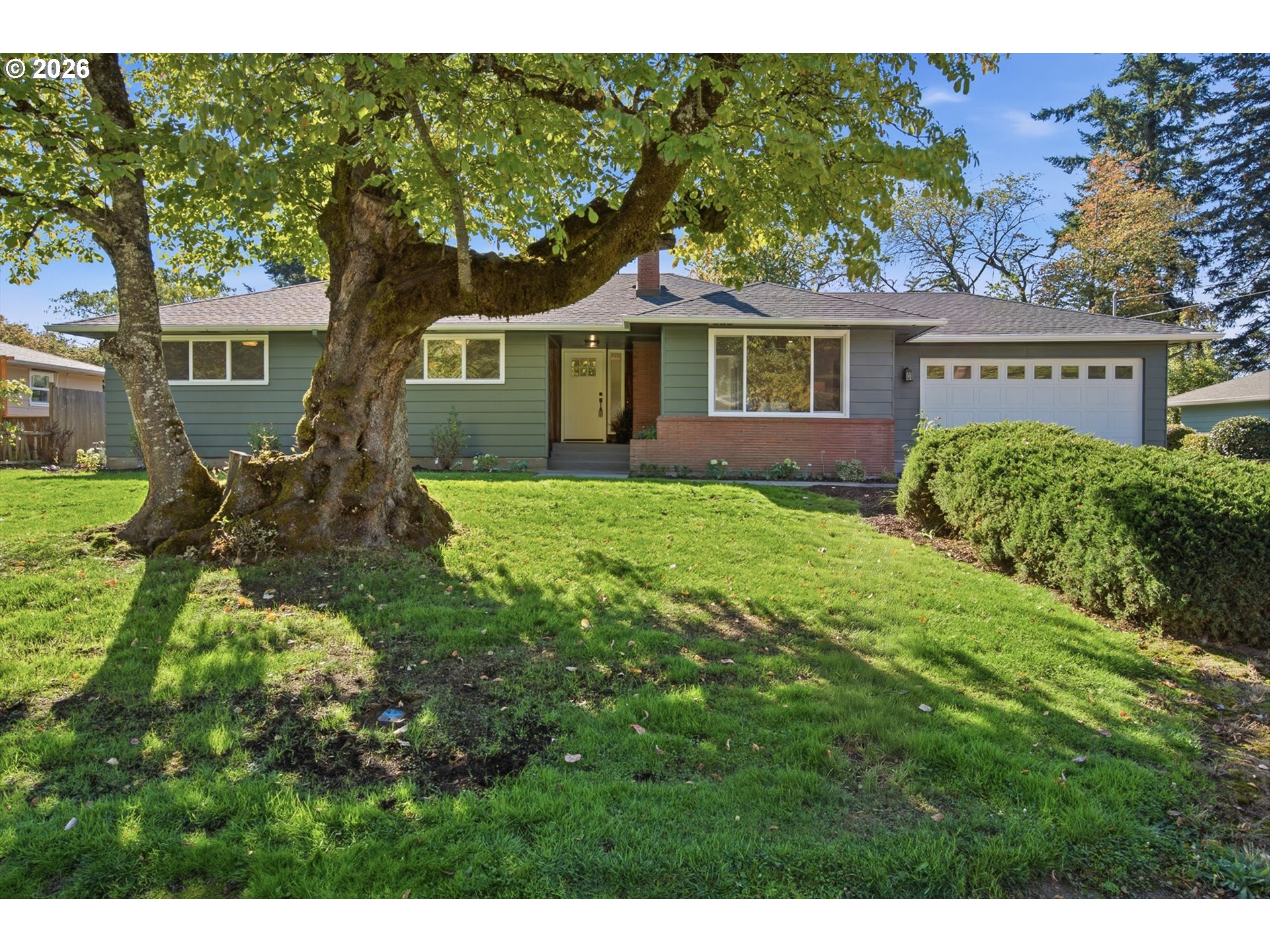 5722 SE Harlene St — photo