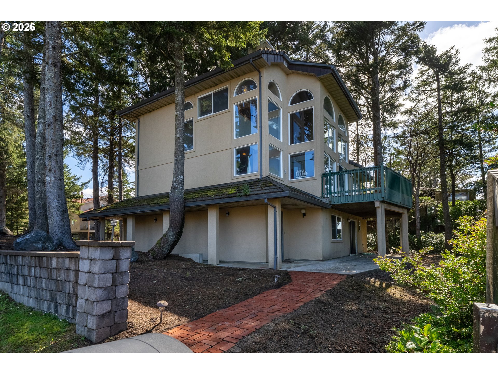 6095 Huckleberry Ln — photo