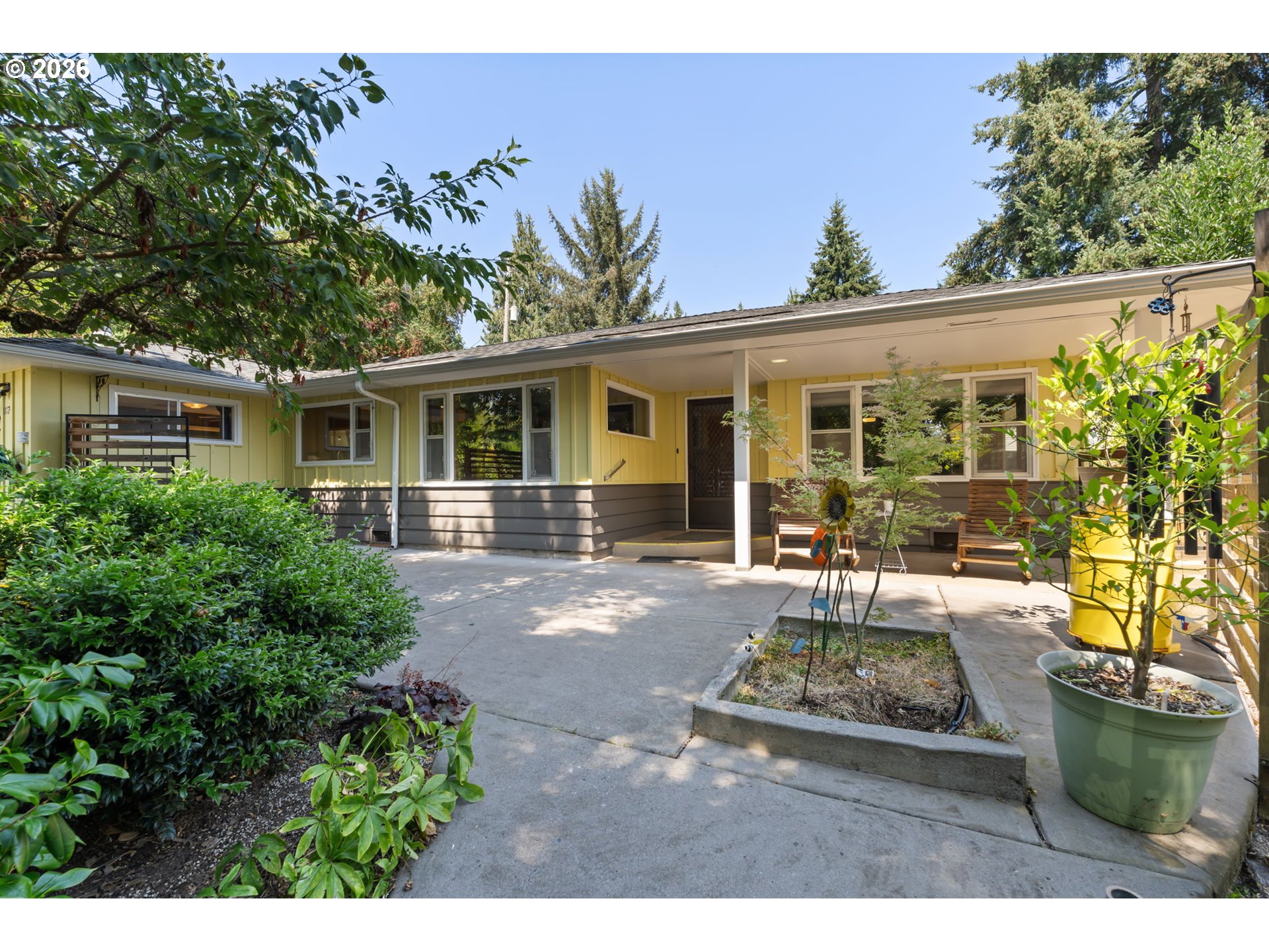 1175 Lake Park Dr — photo