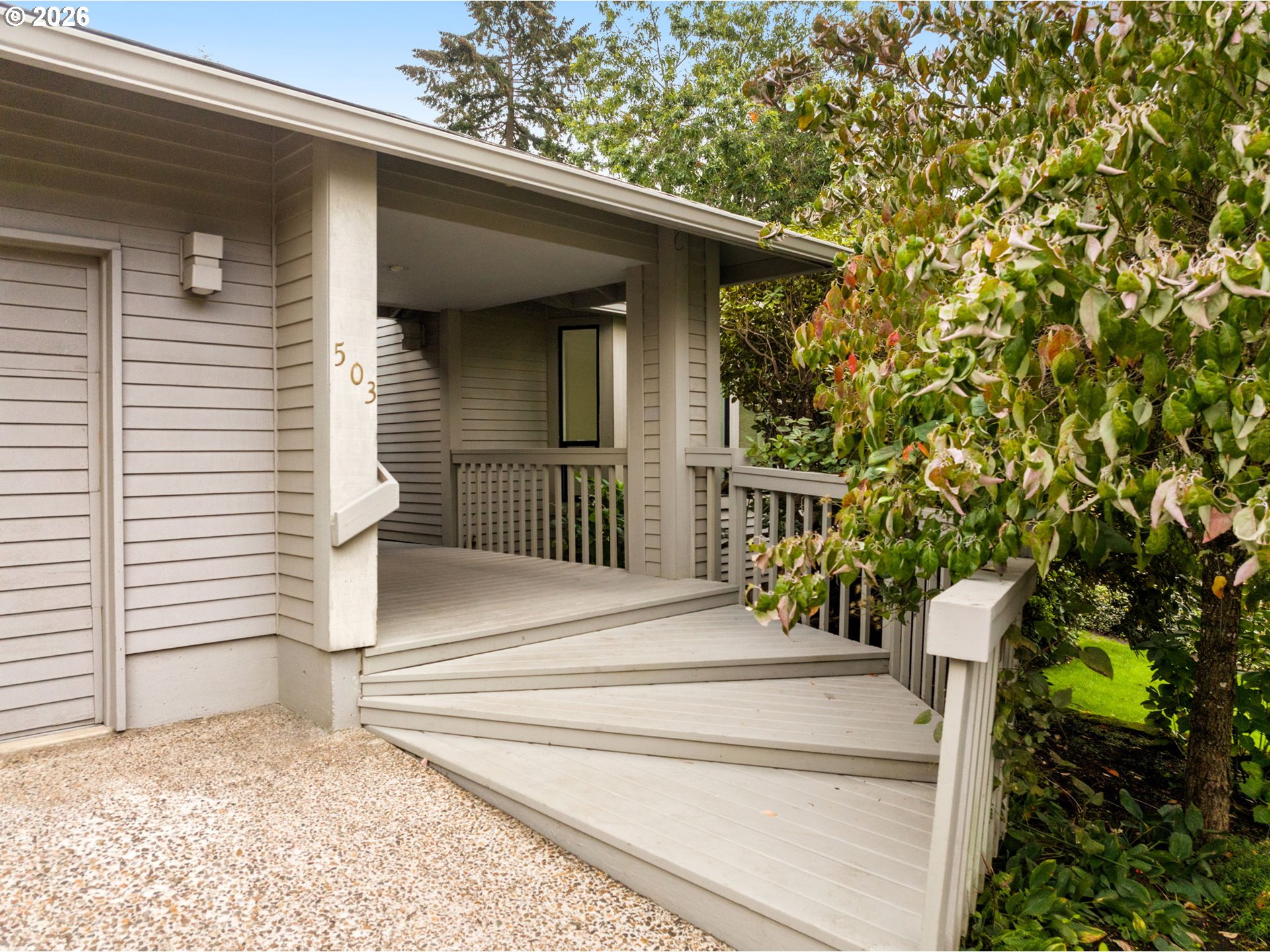 503 SW Colony Dr — photo