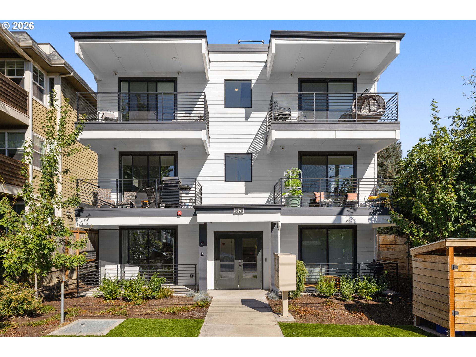 3920 N Montana Ave Unit 301 — photo