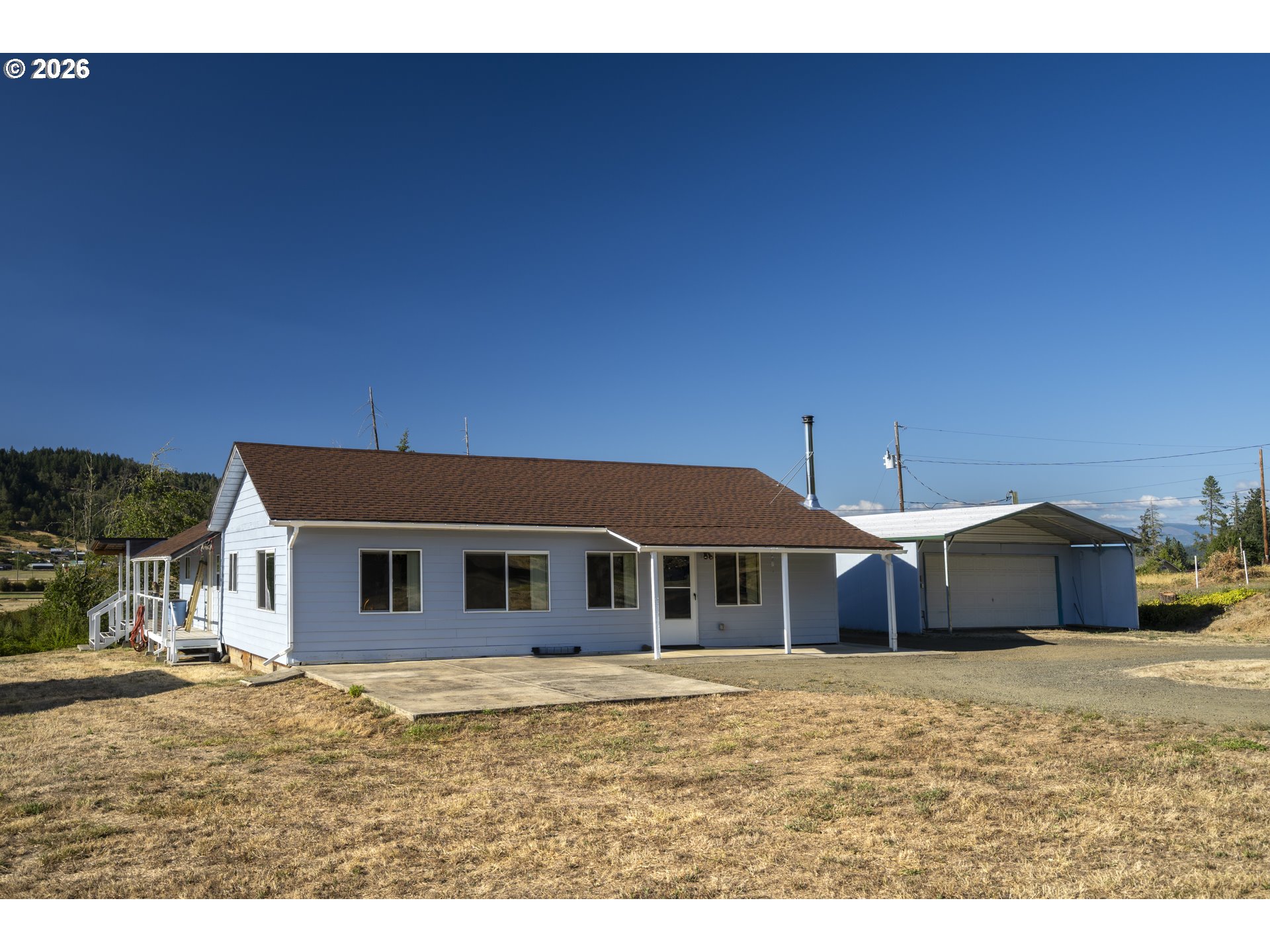 582 Valley View Rd, Sutherlin, OR 97479 — photo 3
