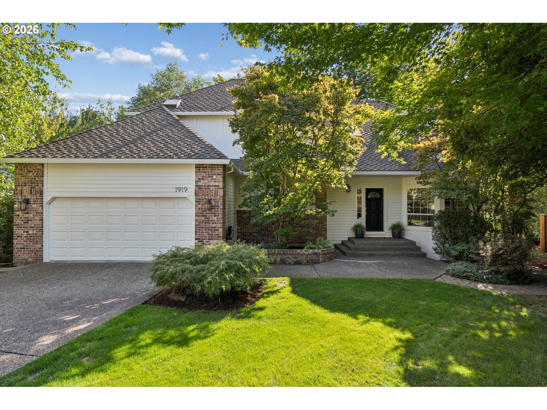 1919 NW Runnymeade Ct — photo