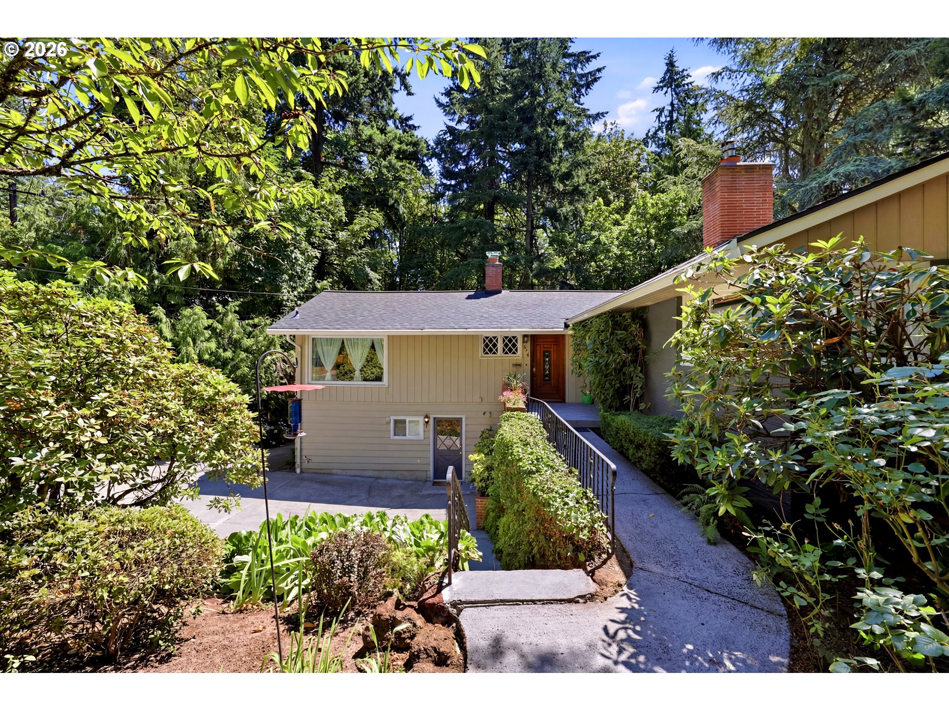 2210 SW Broadway Dr — photo