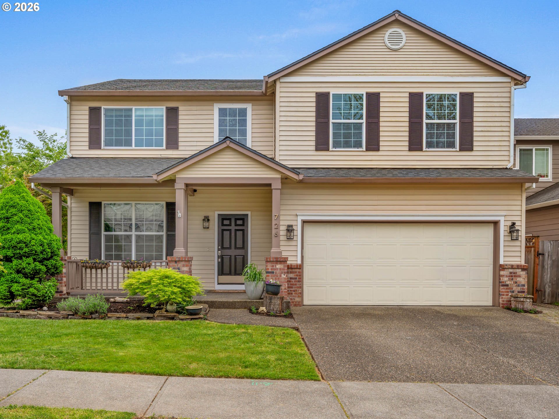 726 NW Harvest Moon Dr — photo
