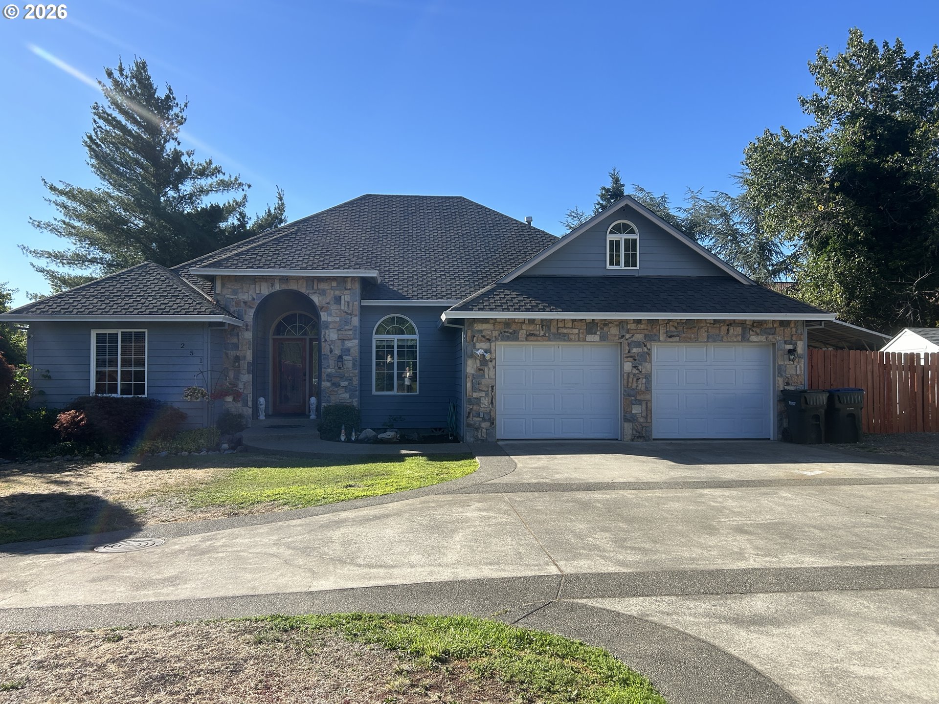 251 Martha Dr — photo