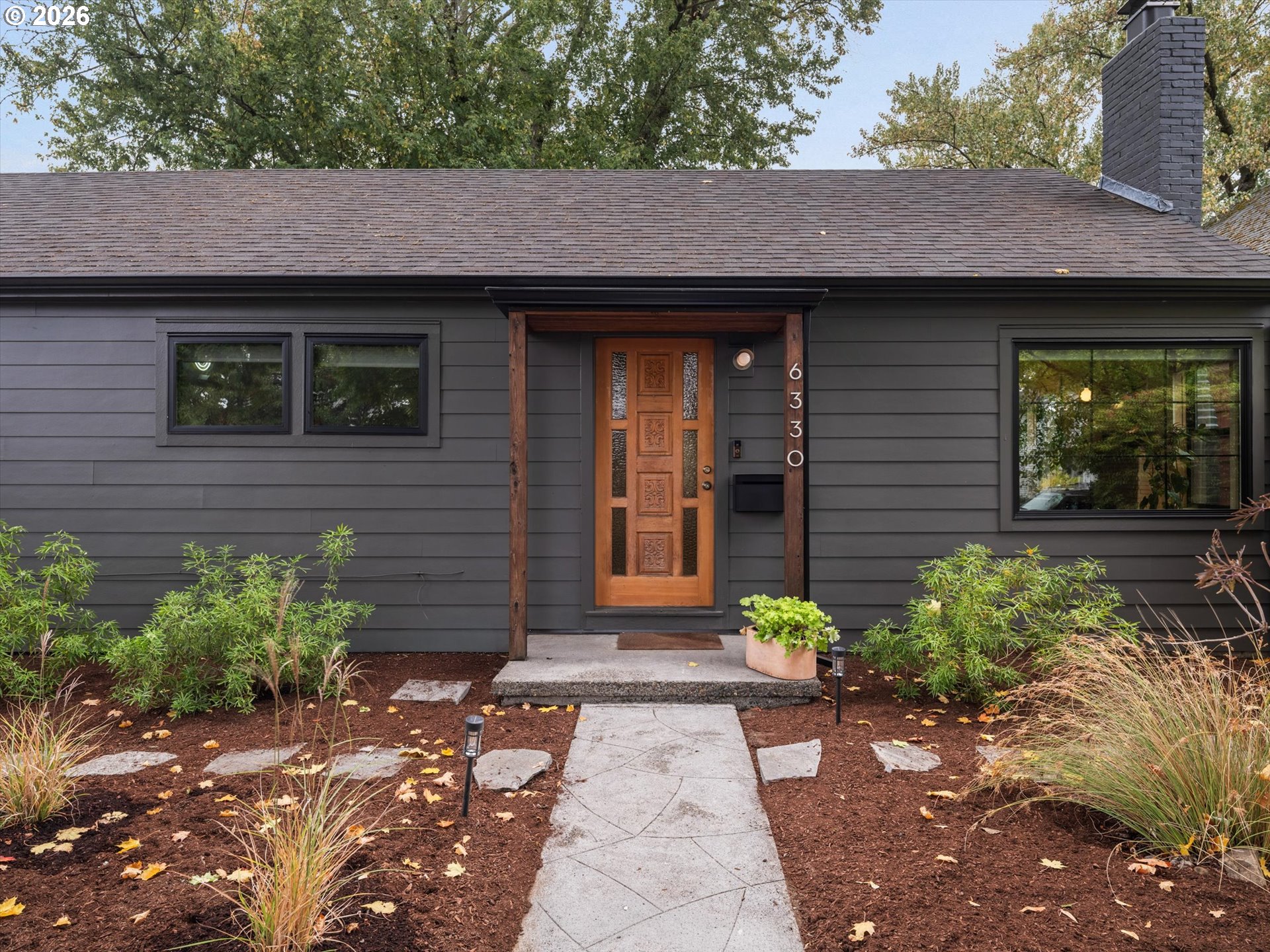 6330 SE Woodstock Blvd — photo