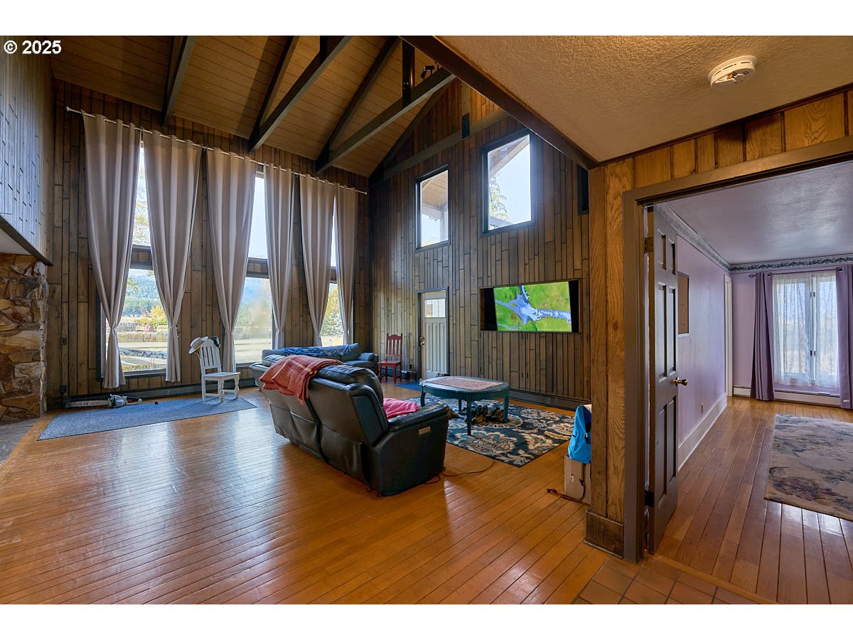 61486 Liberty Rd, Joseph, OR 97846 — photo 2