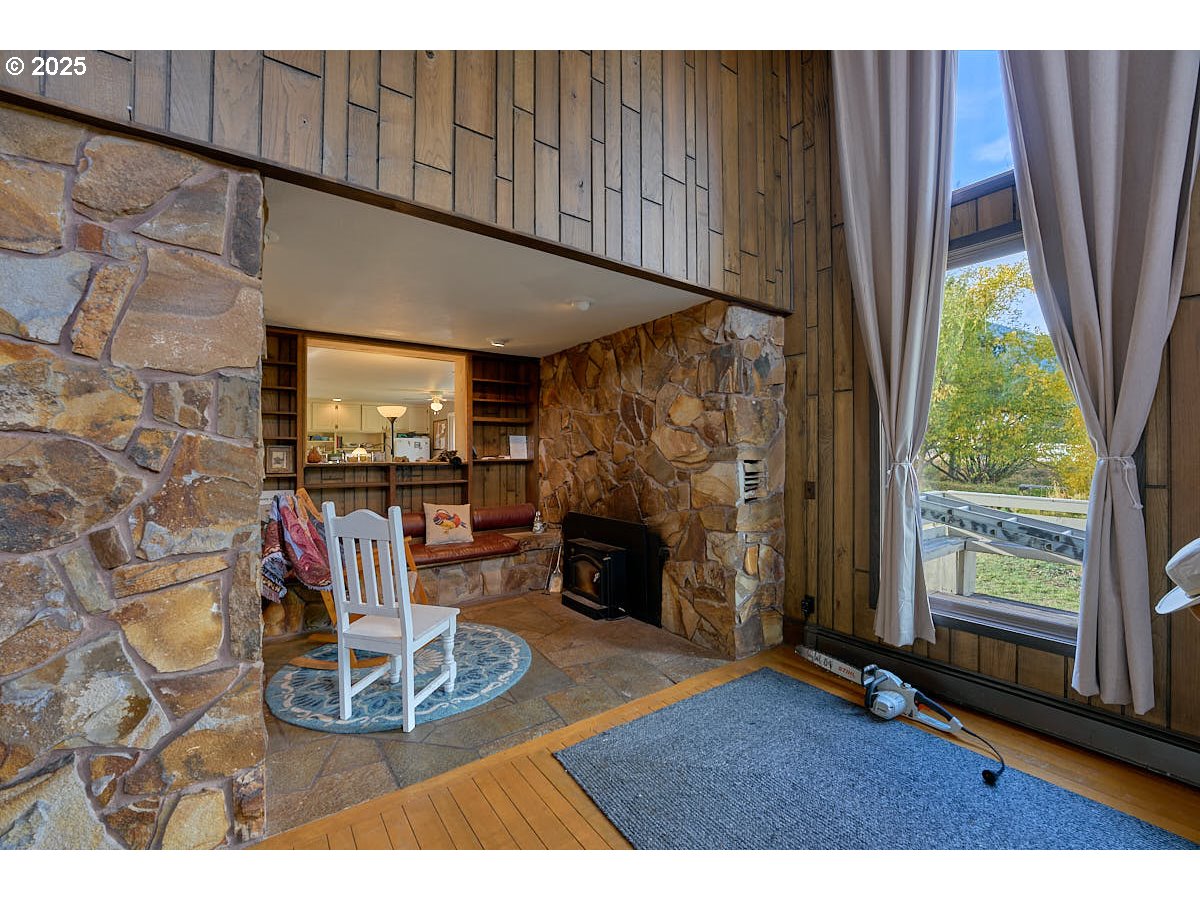61486 Liberty Rd, Joseph, OR 97846 — photo 3