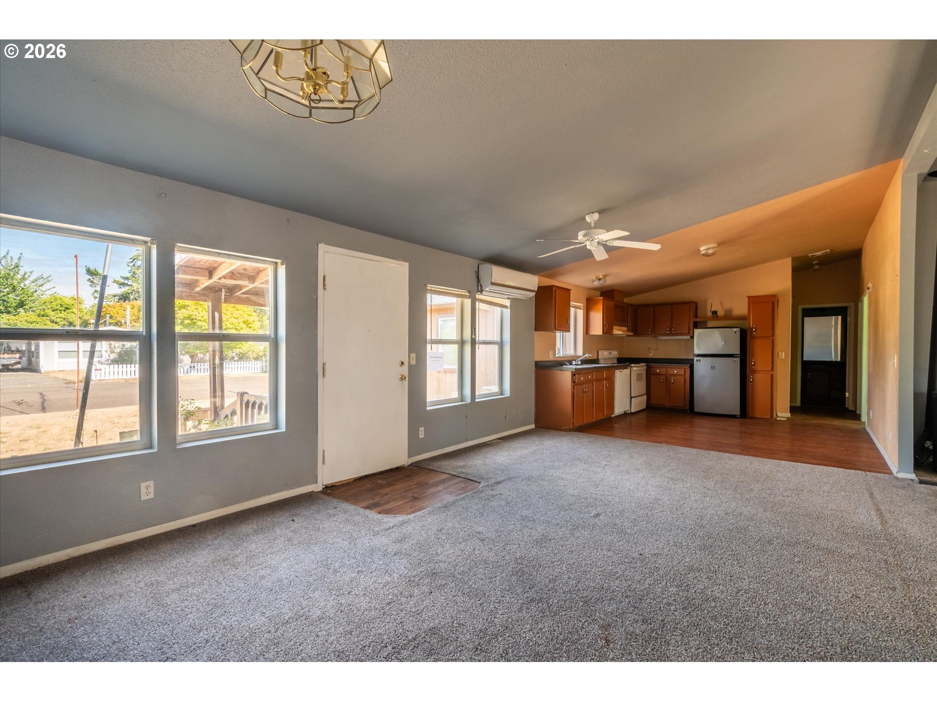 1633 Maple St, Florence, OR 97439 — photo 2
